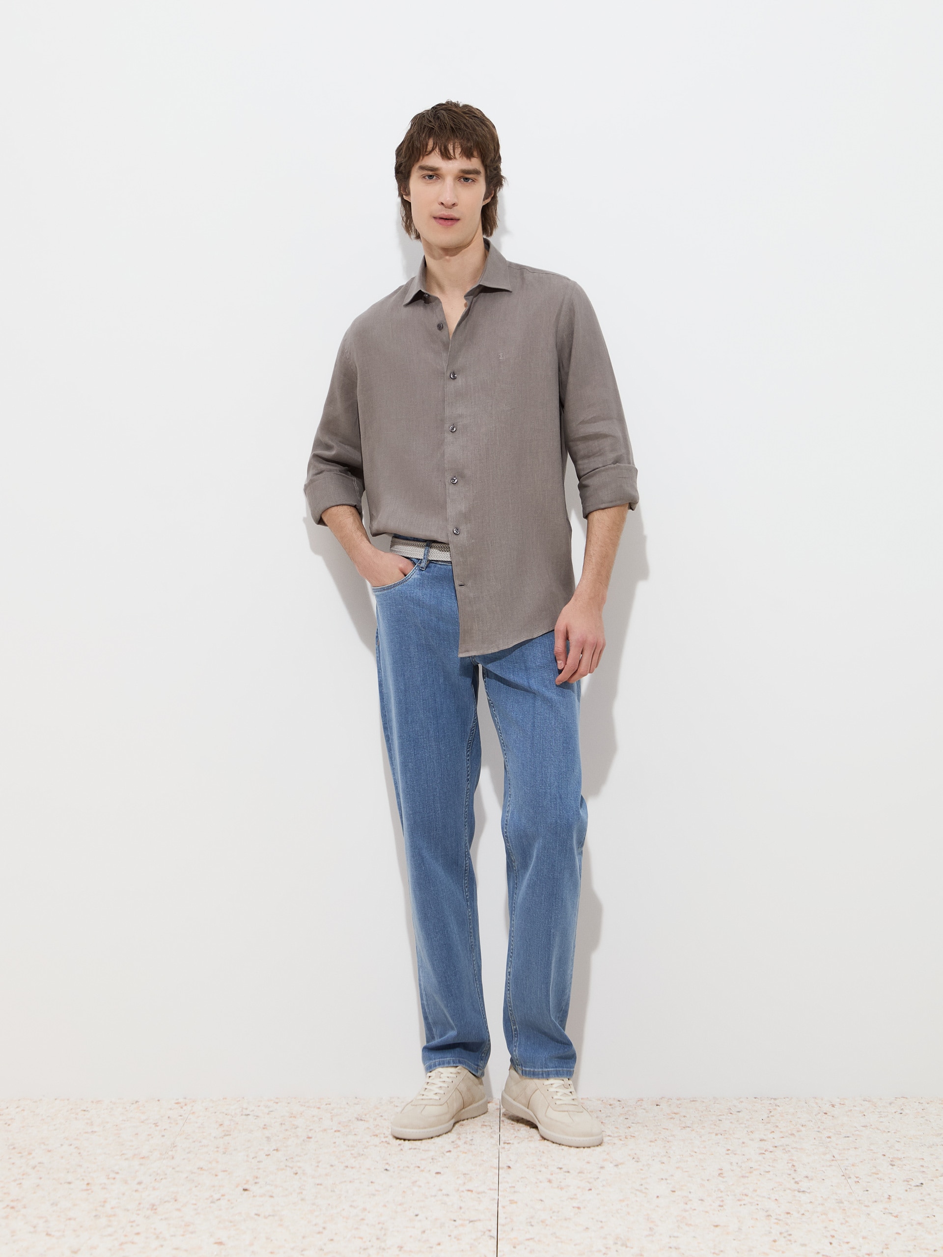Camisa Regular Fit em Linho Caqui-2