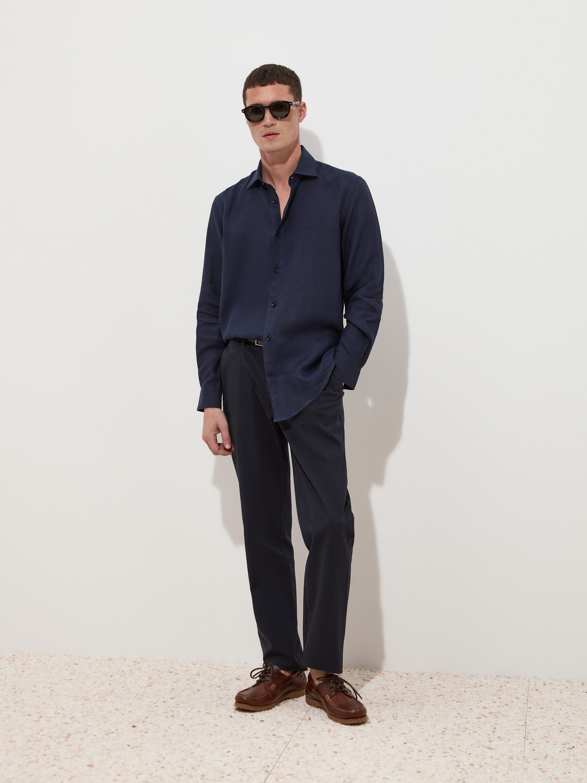 Camisa Regular Fit em Linho Azul-marinho-2