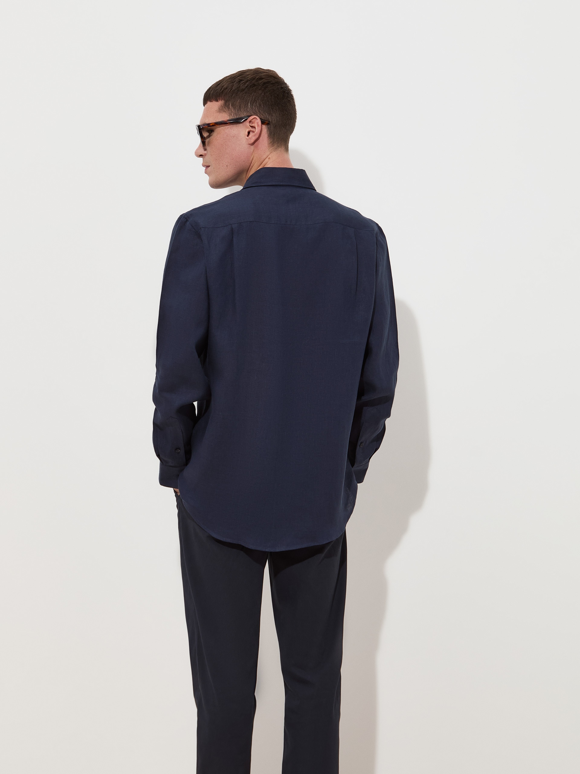 Camisa Regular Fit em Linho Azul-marinho-4