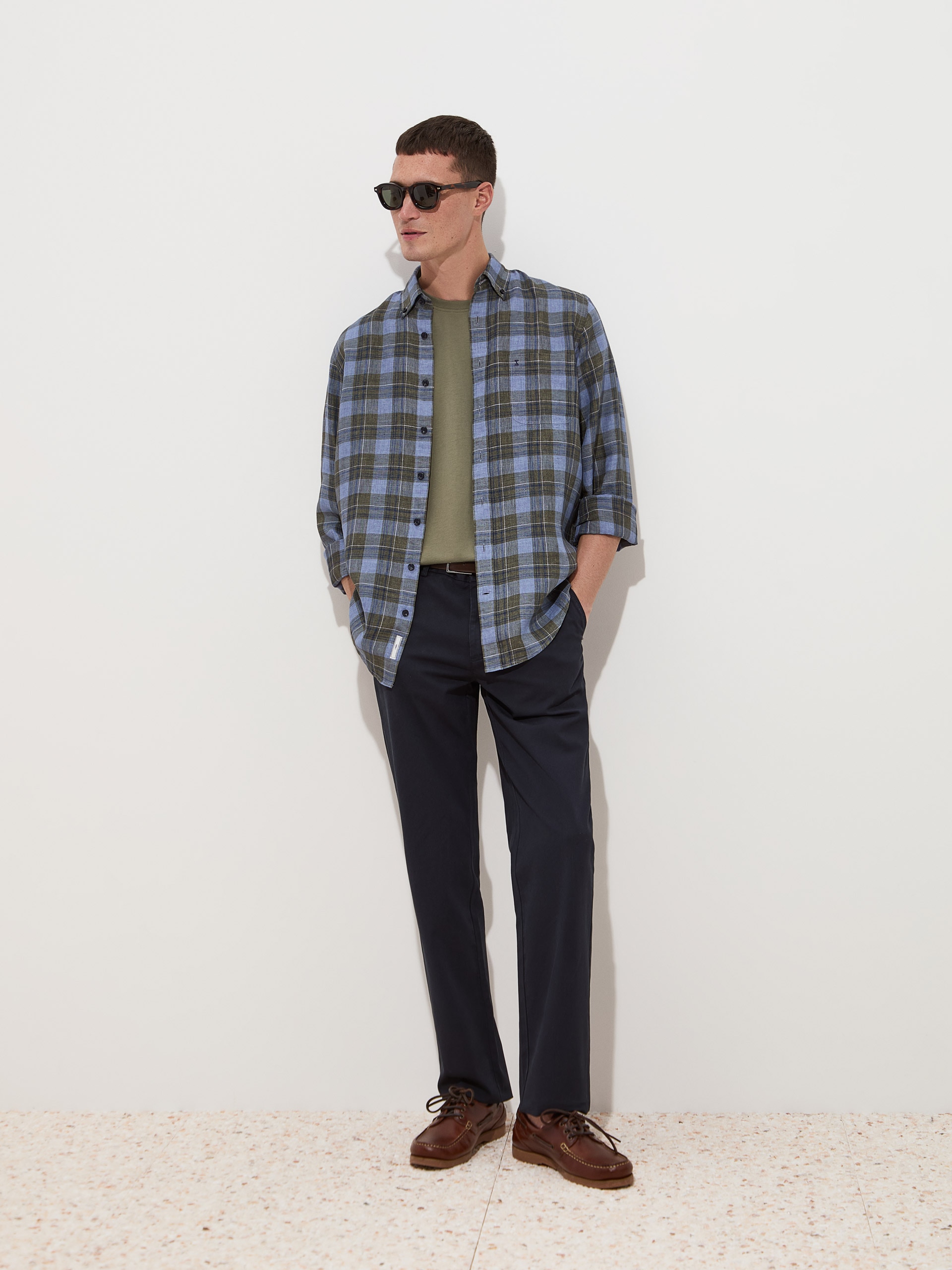 Camisa Regular Fit com Padrão Xadrez em Linho Verde-escuro-2