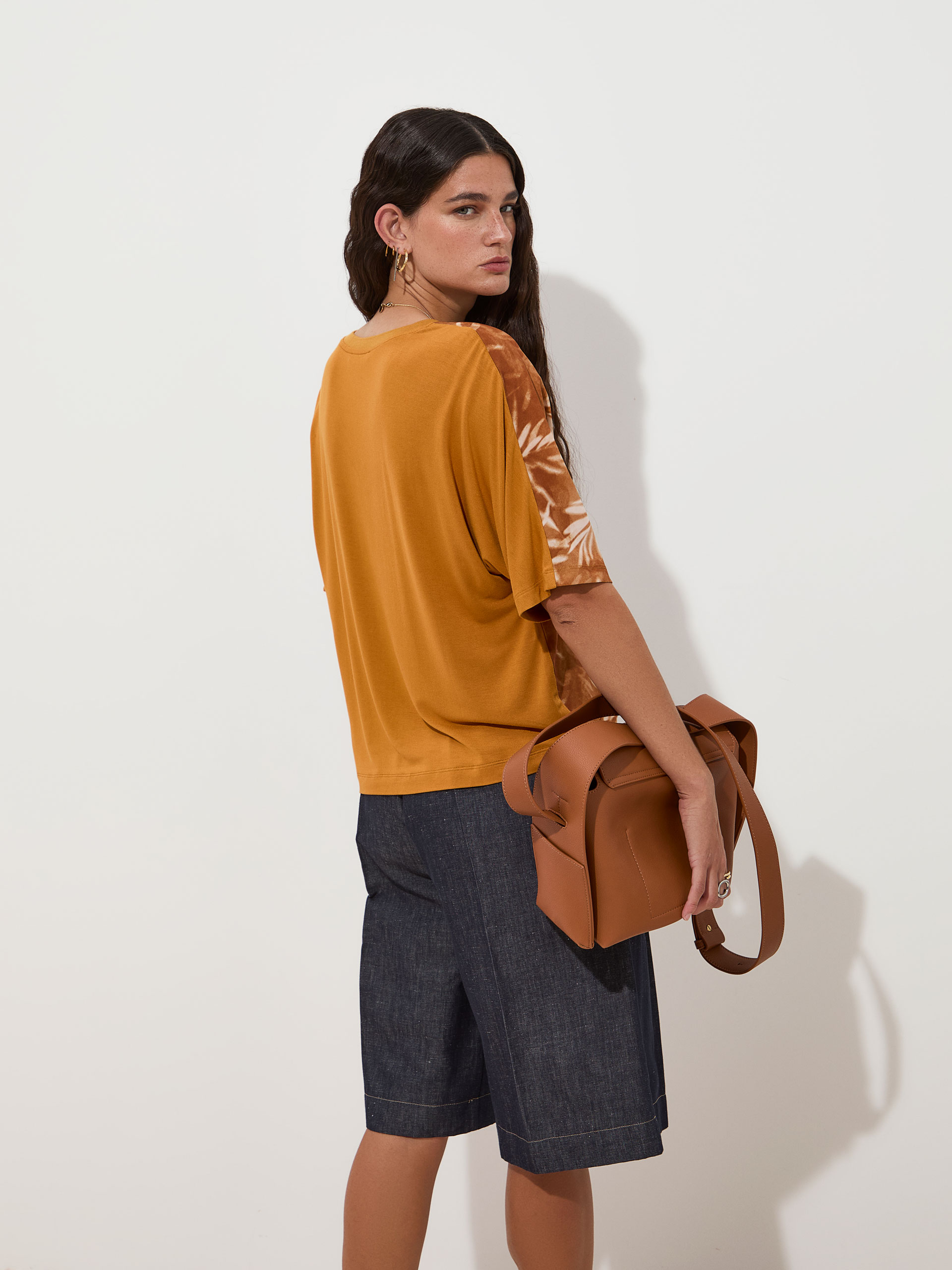 T-Shirt com Estampado Camel-4