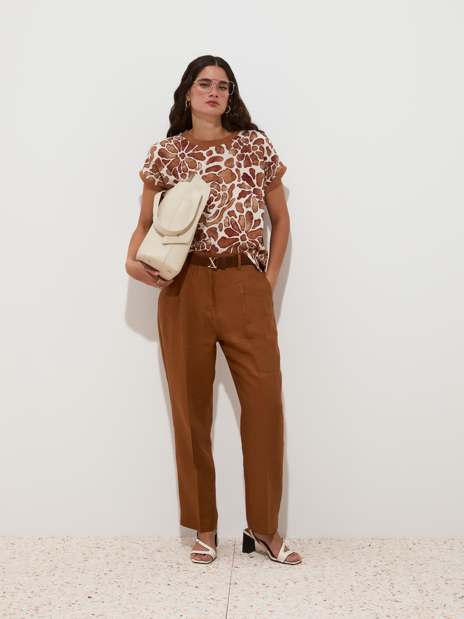 T-Shirt com Estampado Floral Camel-2