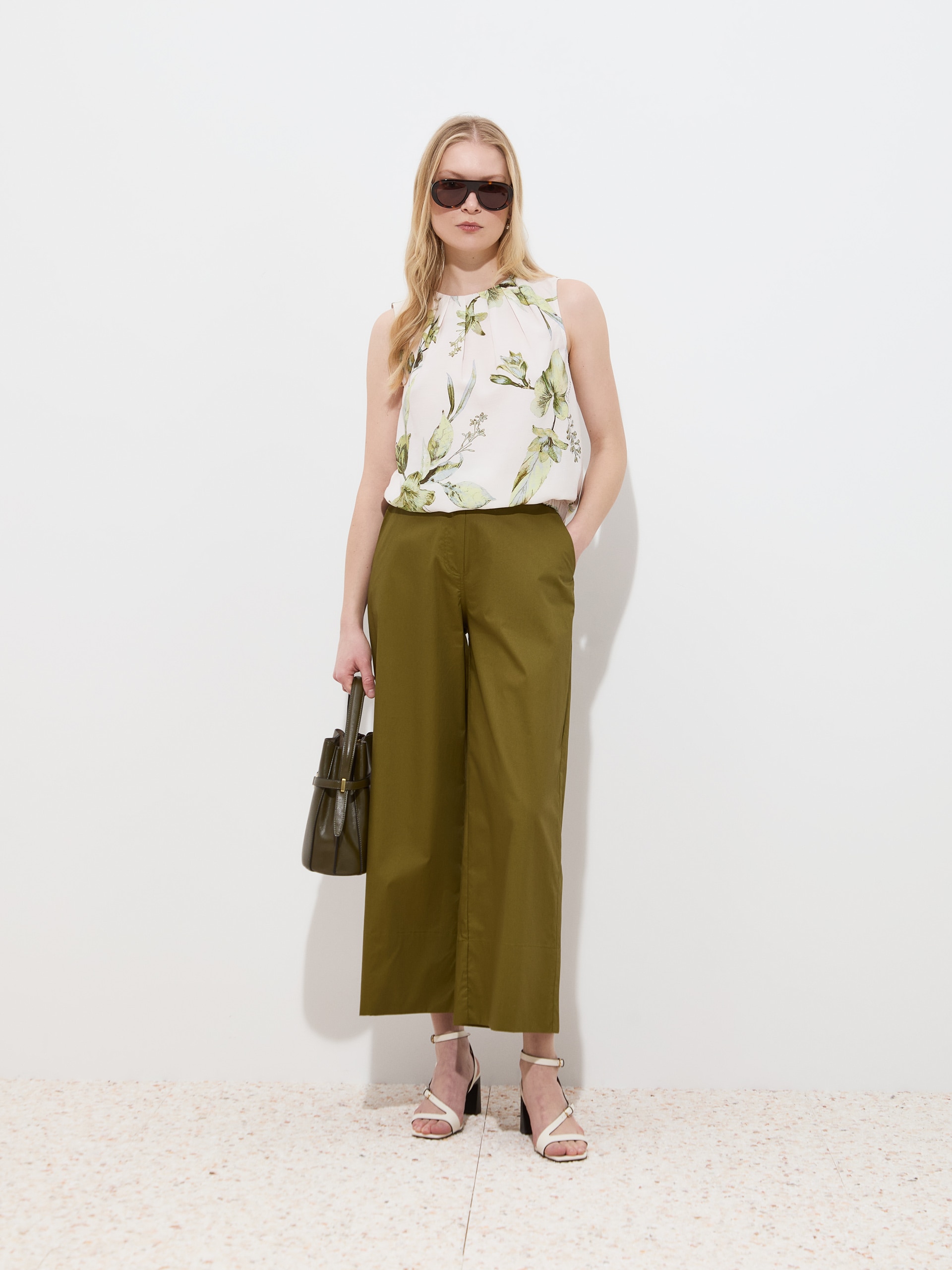Top com Estampado Floral Amarelo-2