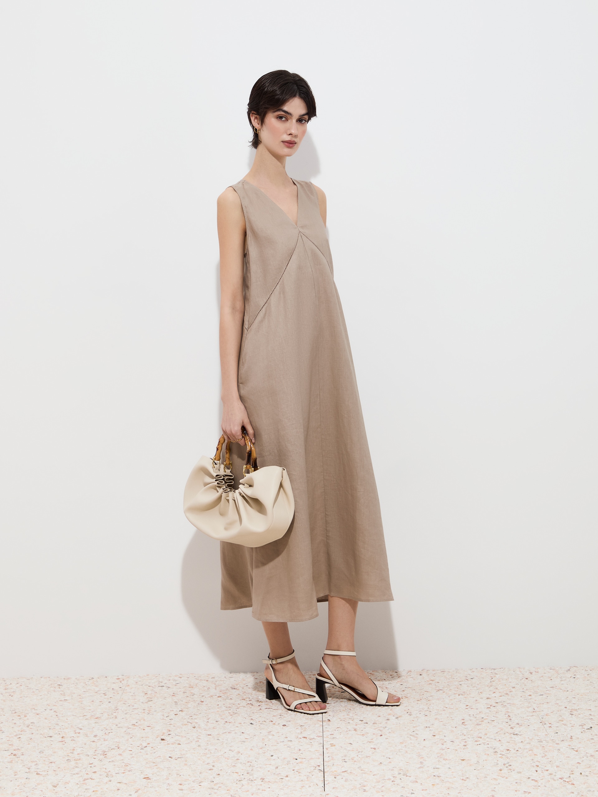 Vestido em Linho sem Mangas Bege-3