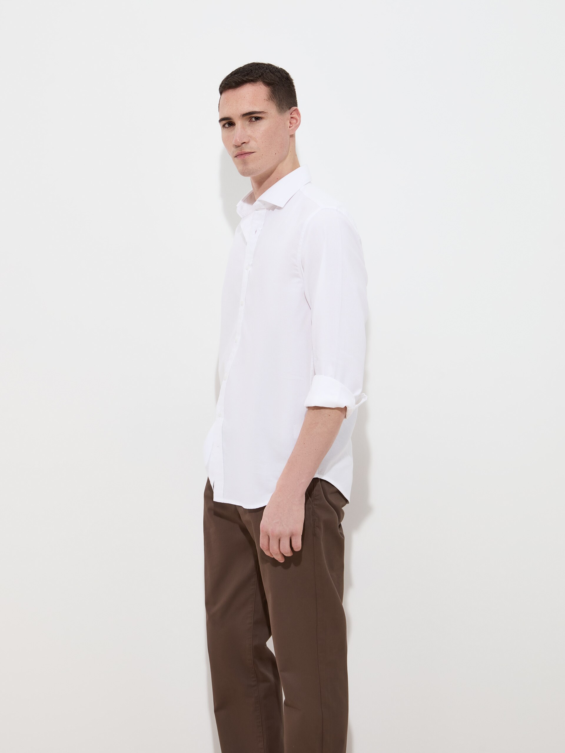 Camisa Slim Fit em Algodão Branco-3