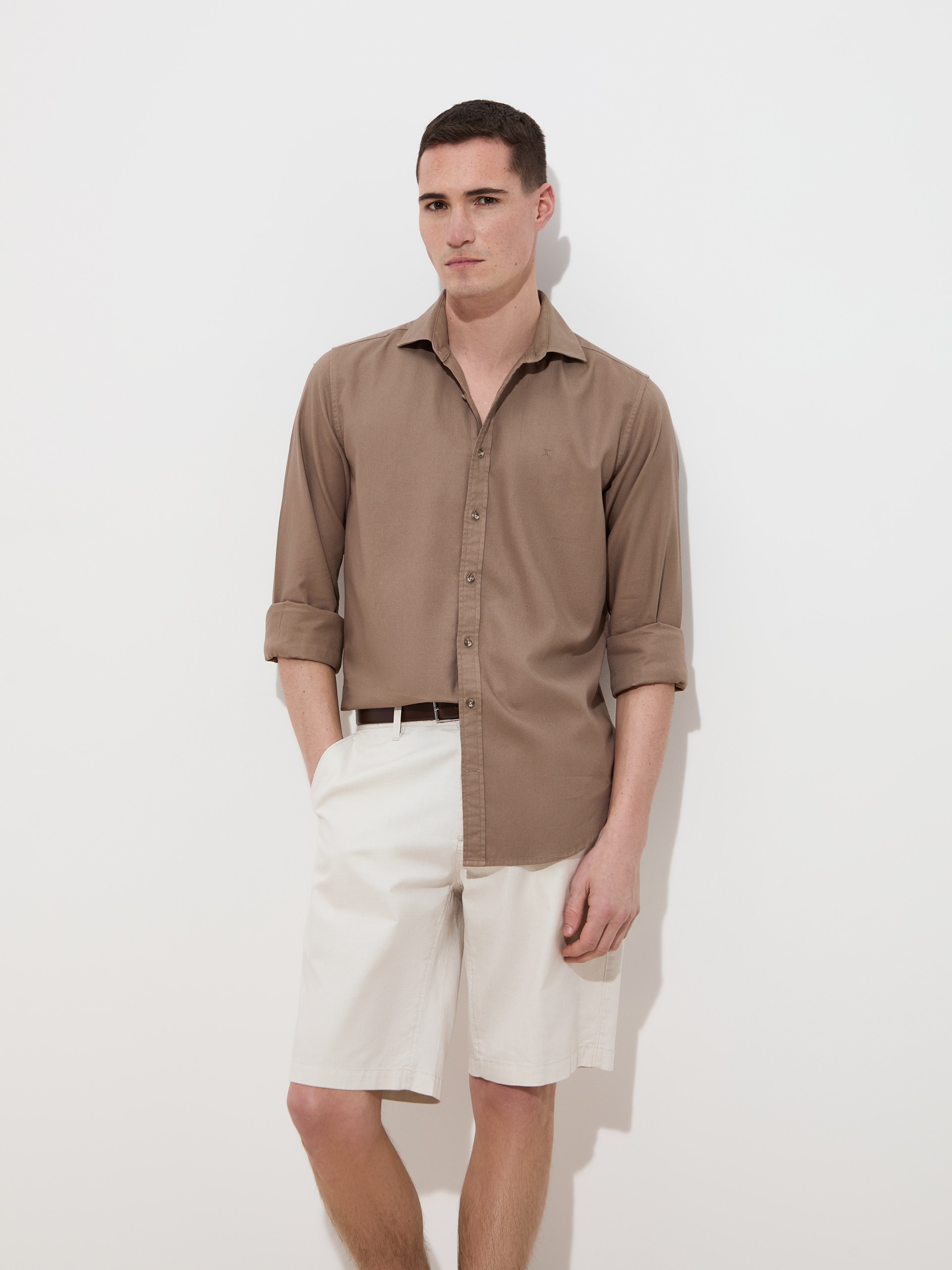 Camisa Slim Fit em Algodão Bege-1