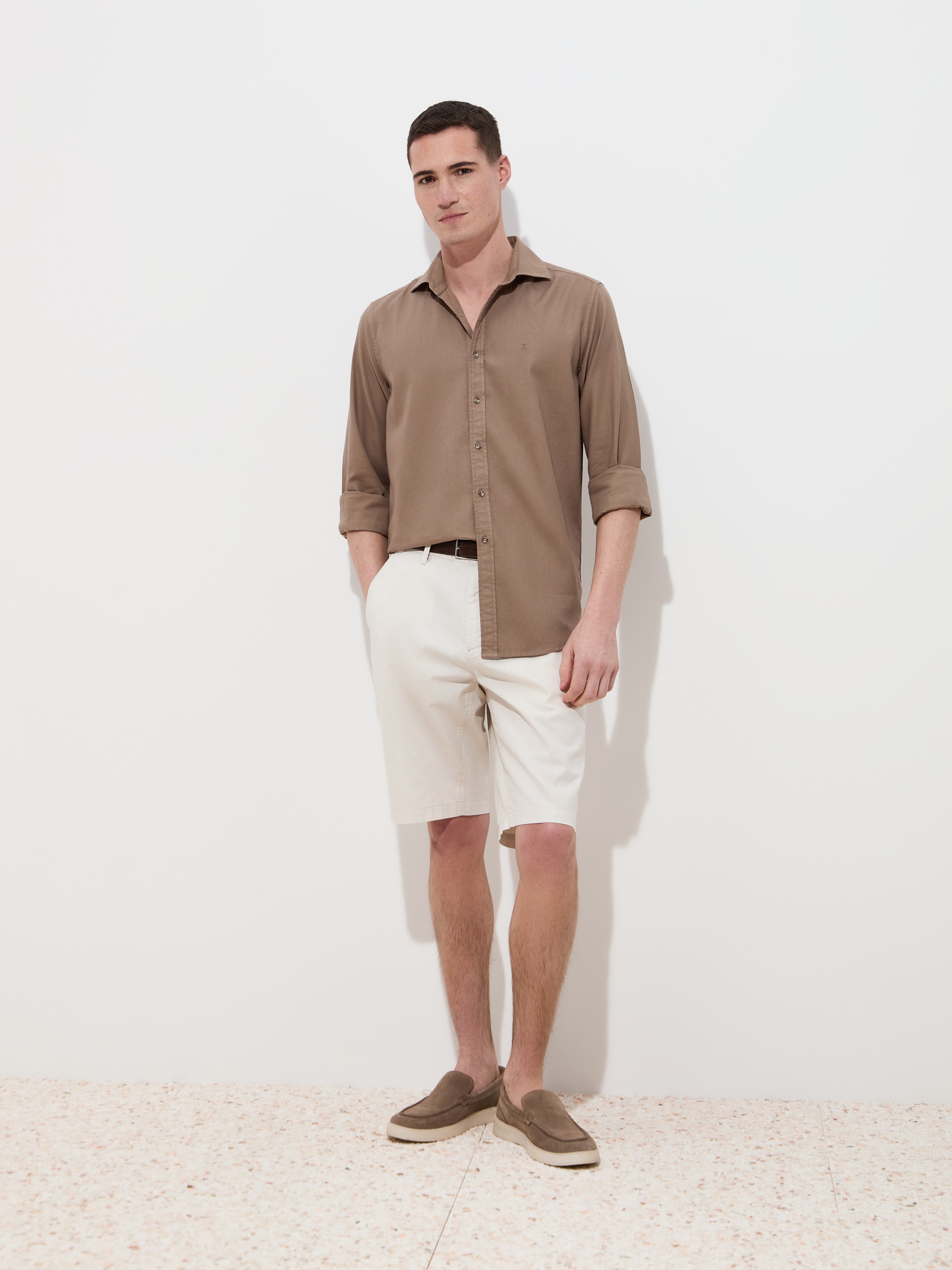 Camisa Slim Fit em Algodão Bege-2