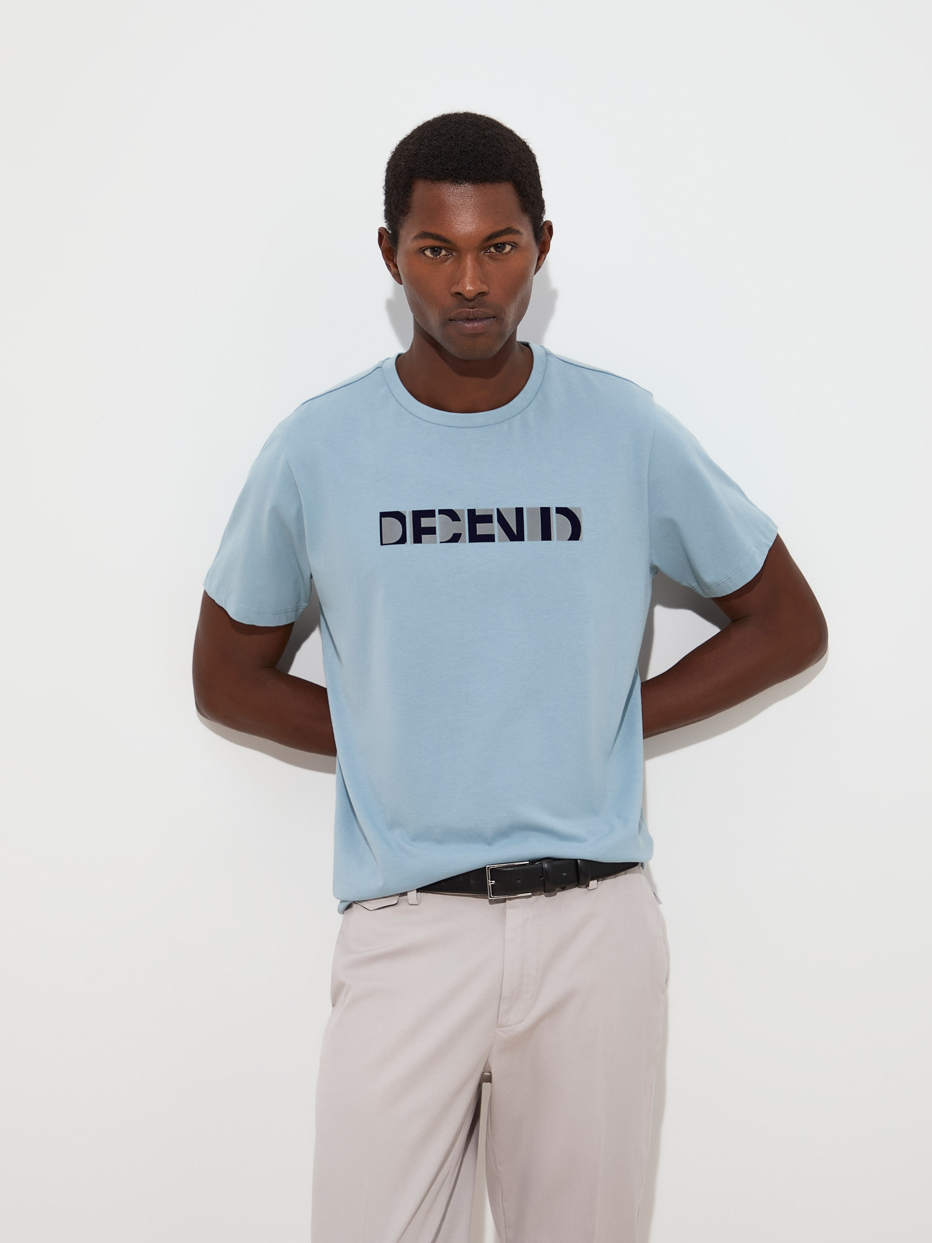 Imagem 0 de T-shirt Básica em Algodão