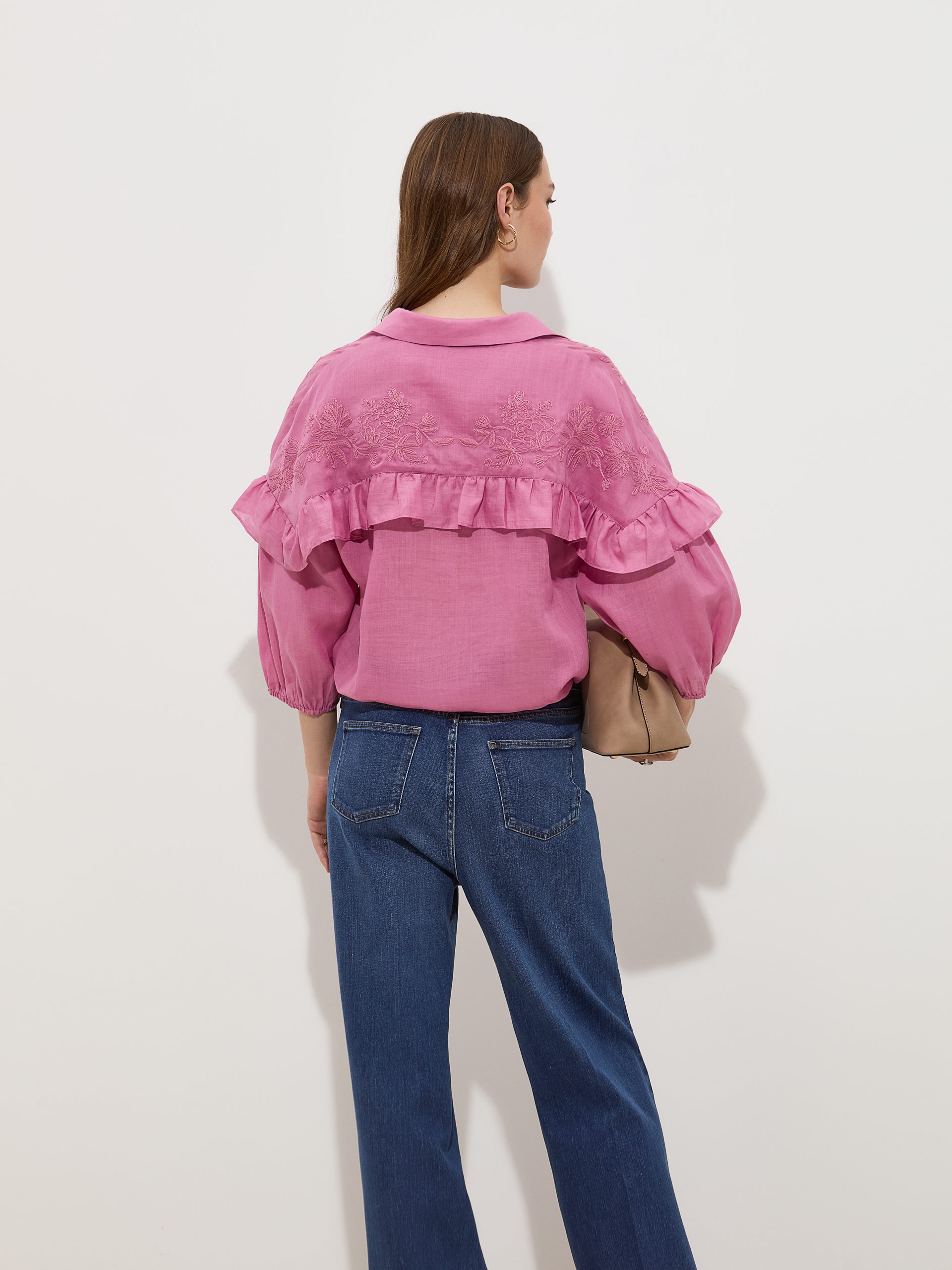 Blusa com Bordados Florais Rosa-4