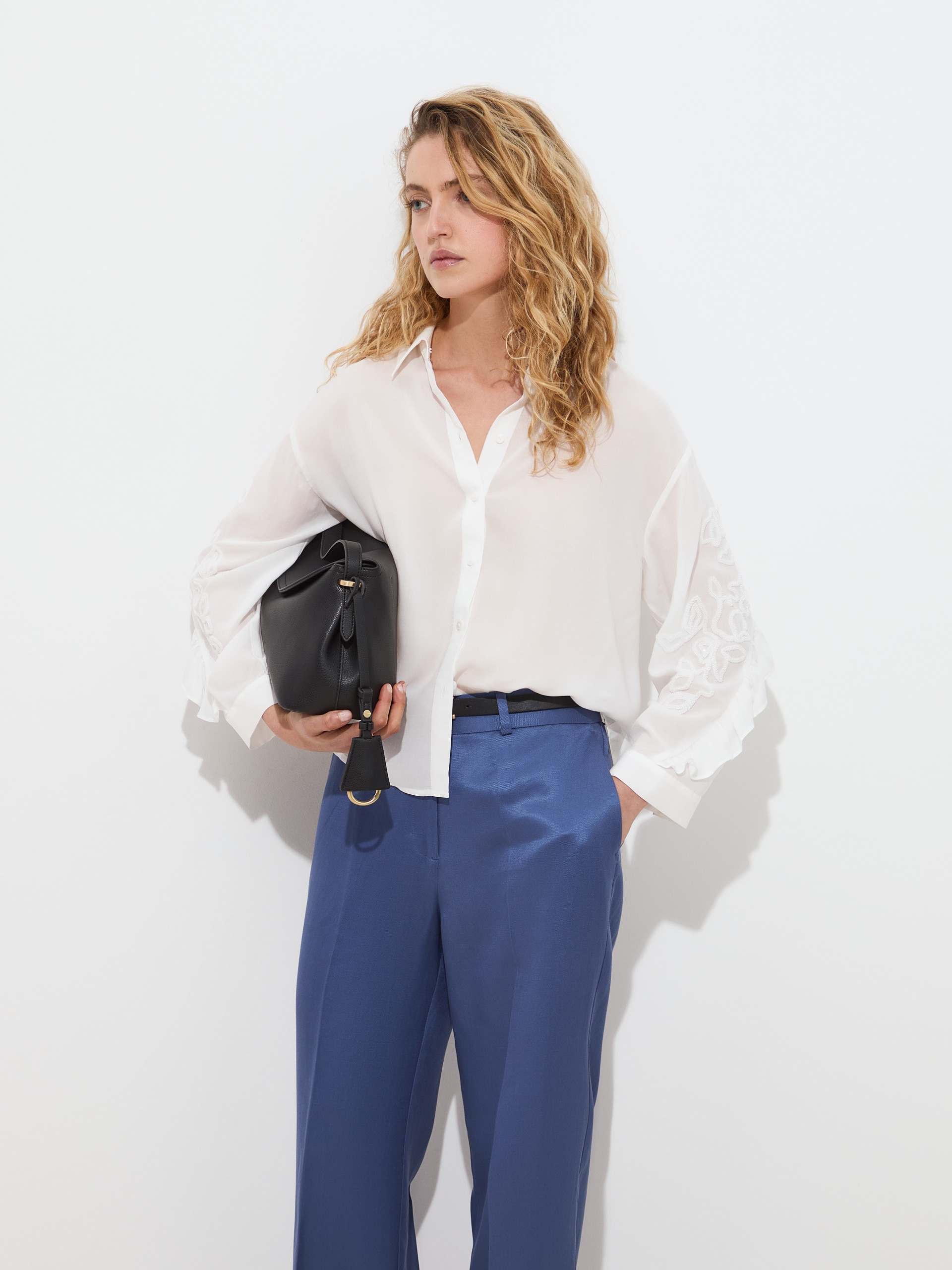 Blusa Fluída com Bordados Branco-2
