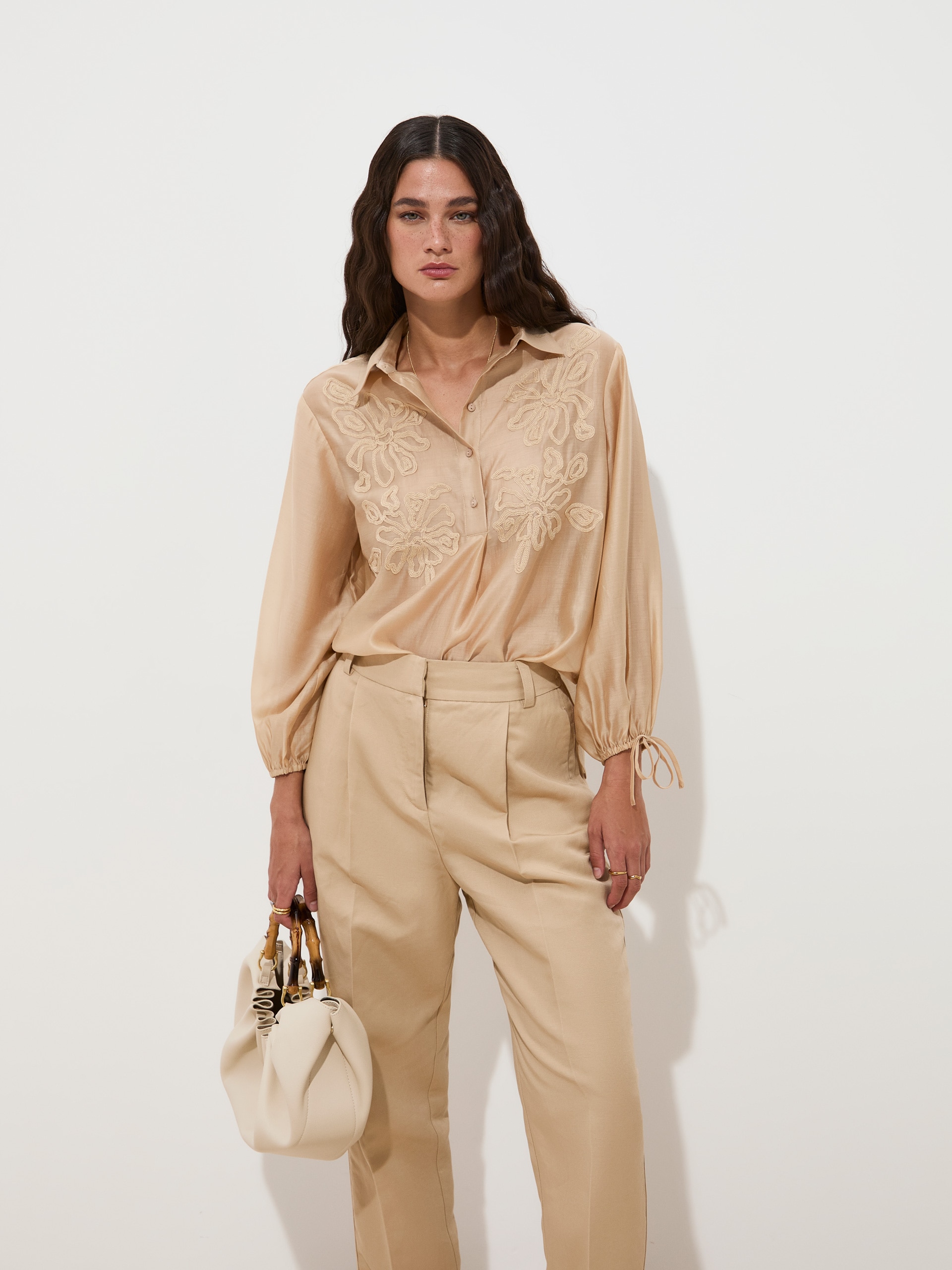 Imagem 0 de Blusa com Bordado Floral