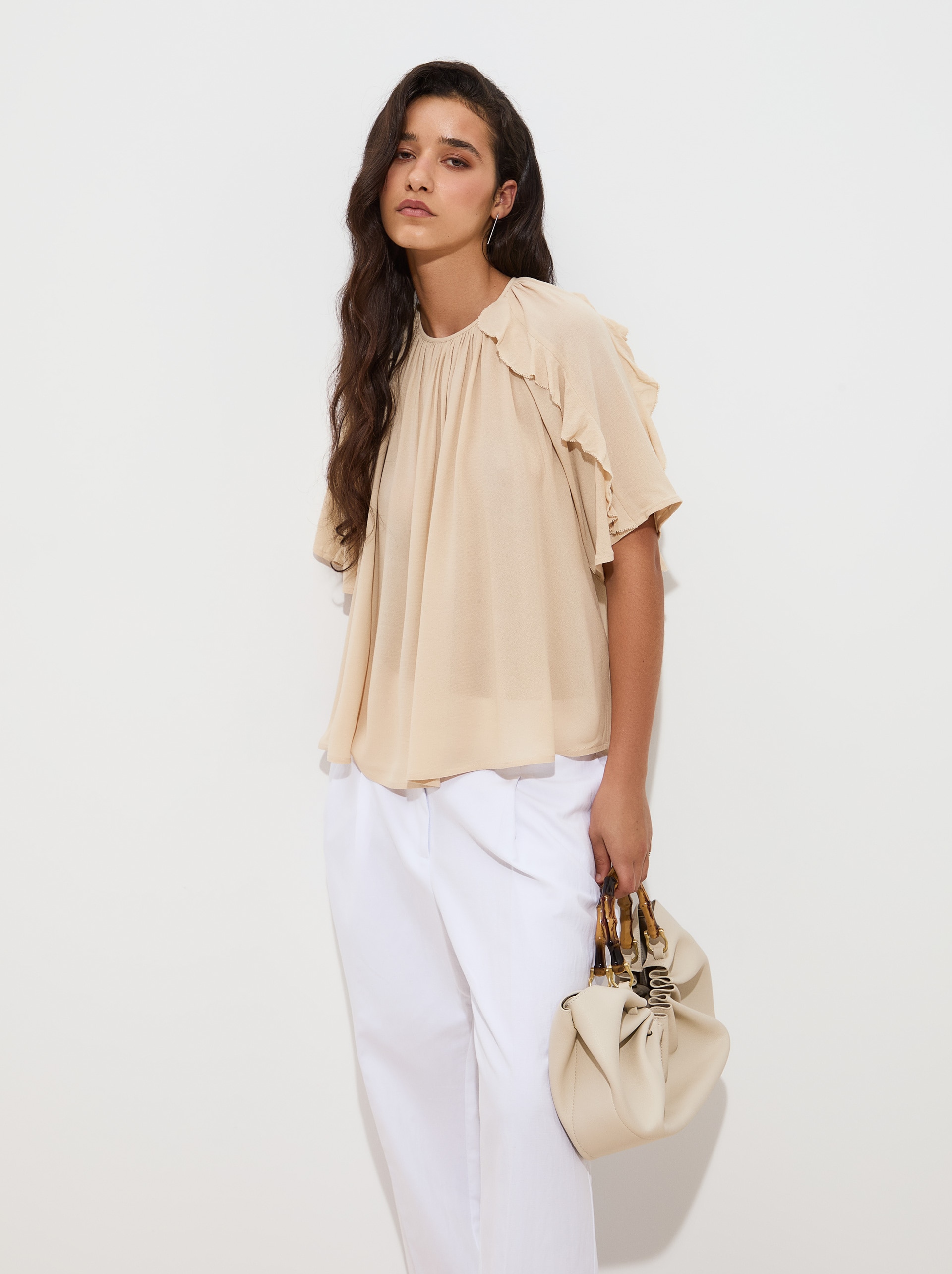 Blusa Fluida com Folhos Bege-3