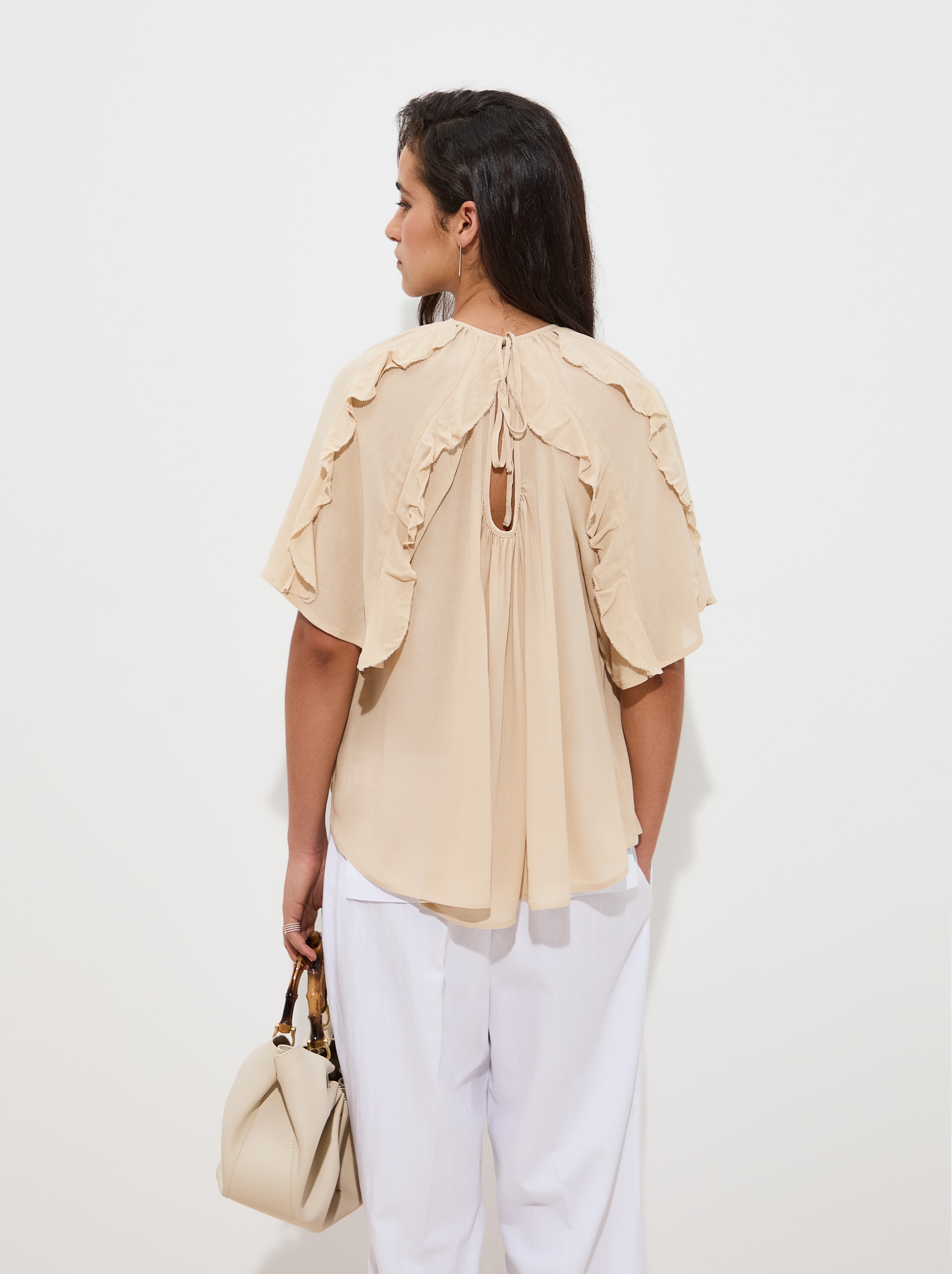 Blusa Fluida com Folhos Bege-4