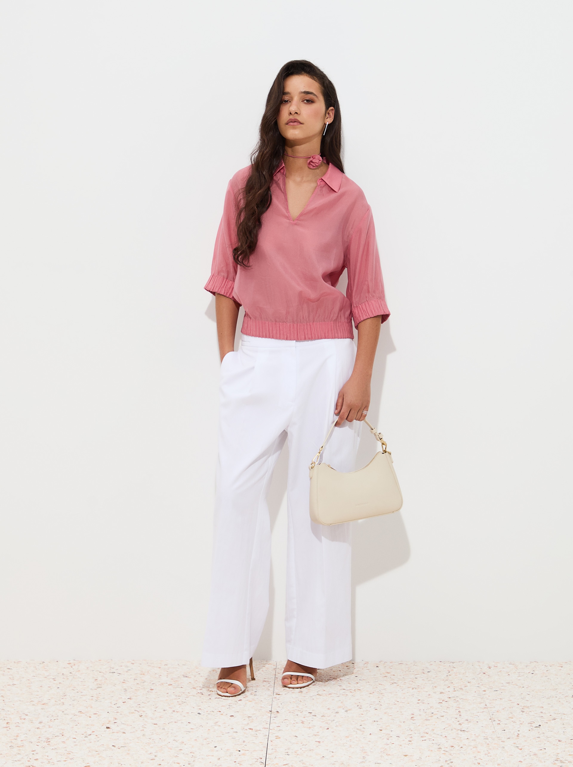 Blusa Fluida em Cupro com Flor Rosa-2