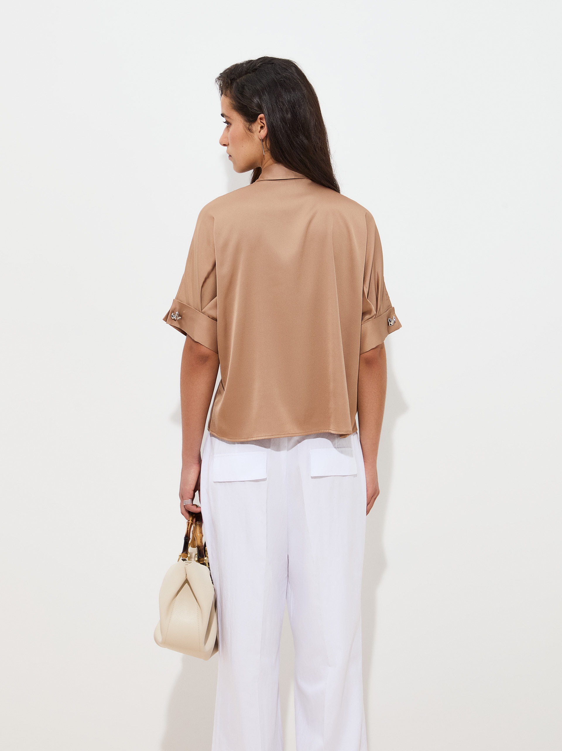 Blusa Fluida com Laçada Camel-4