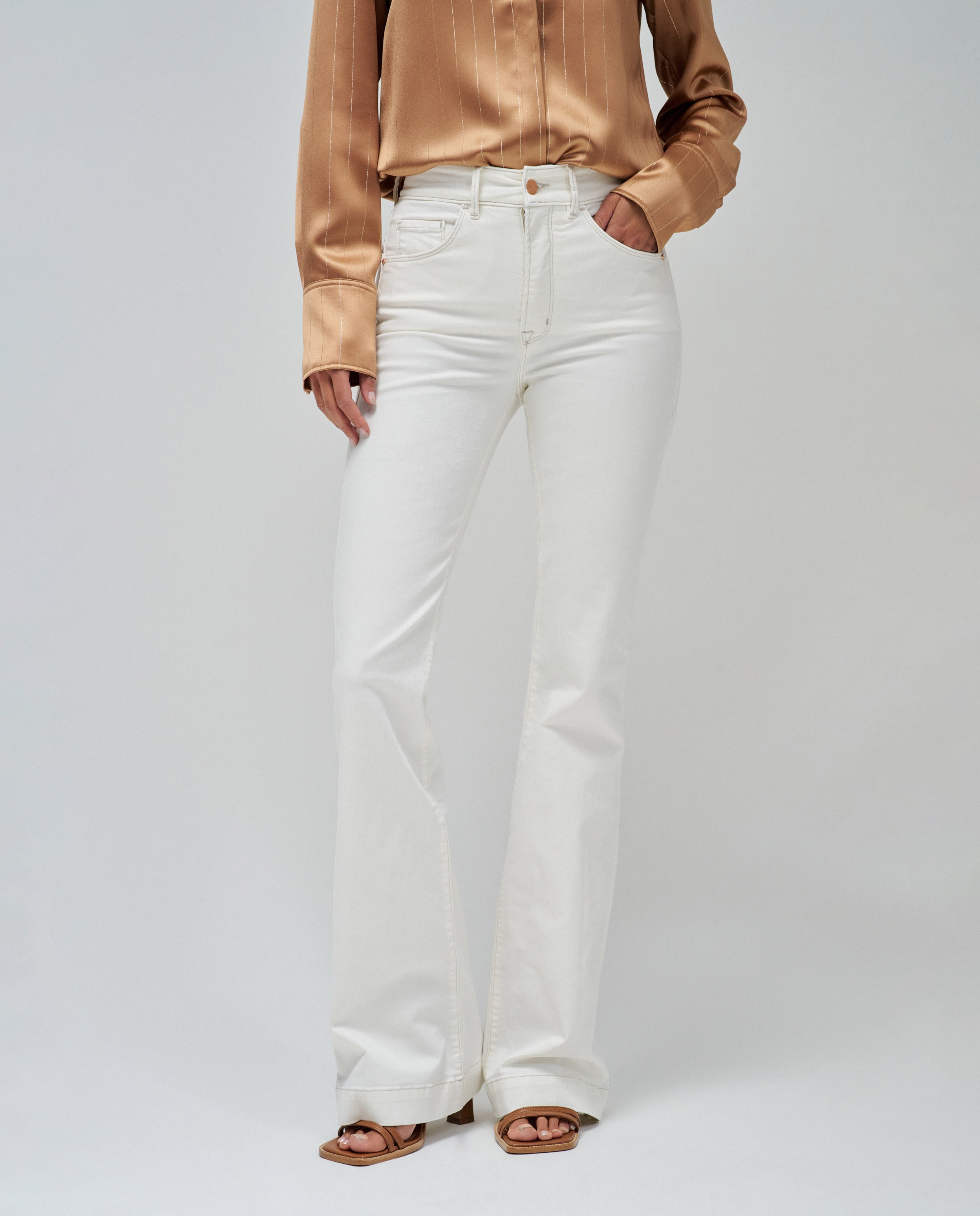 Jeans À Boca de Sino Faith Push In Flare Branco-5
