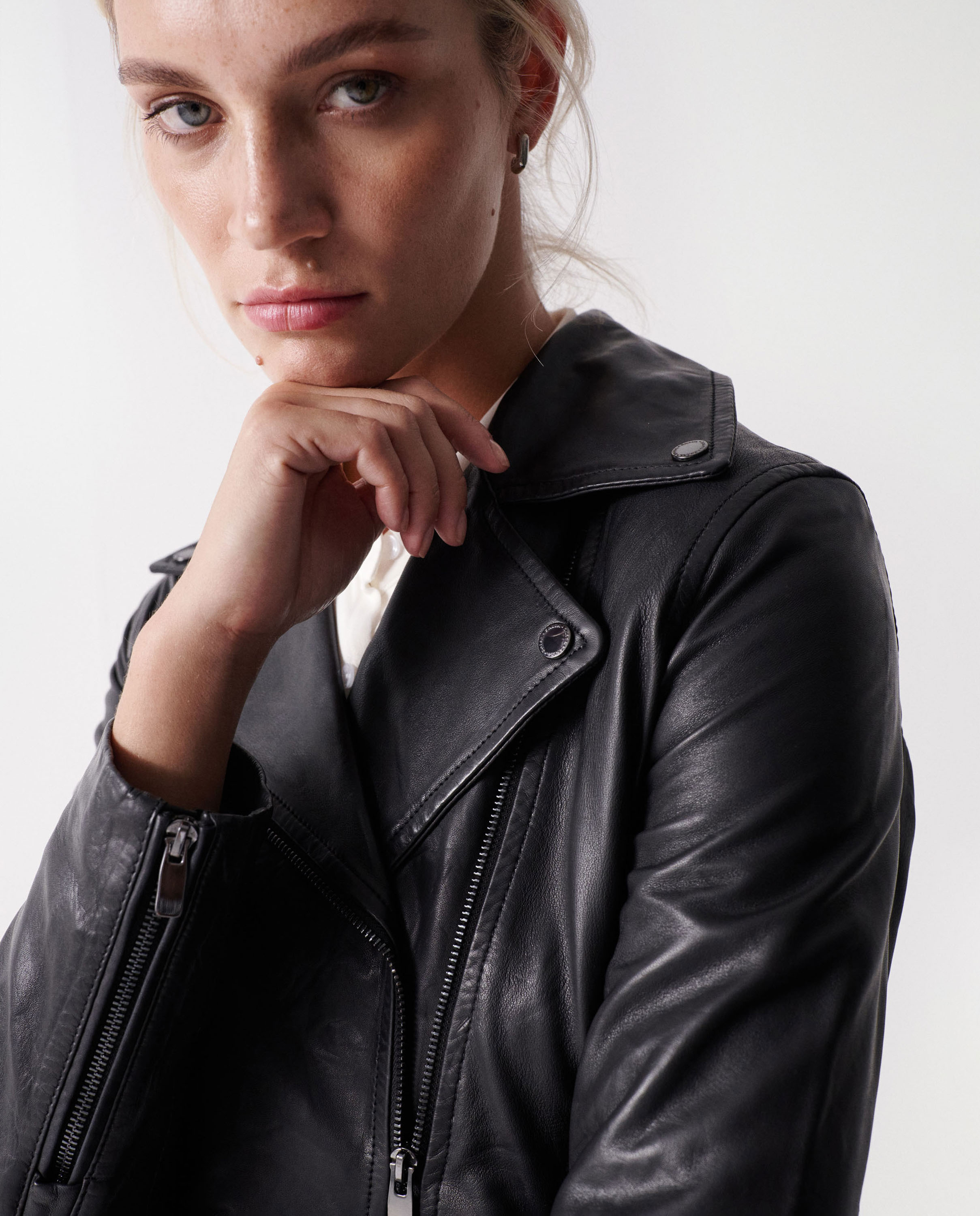 Biker de Couro com Fecho Zip Preto-4