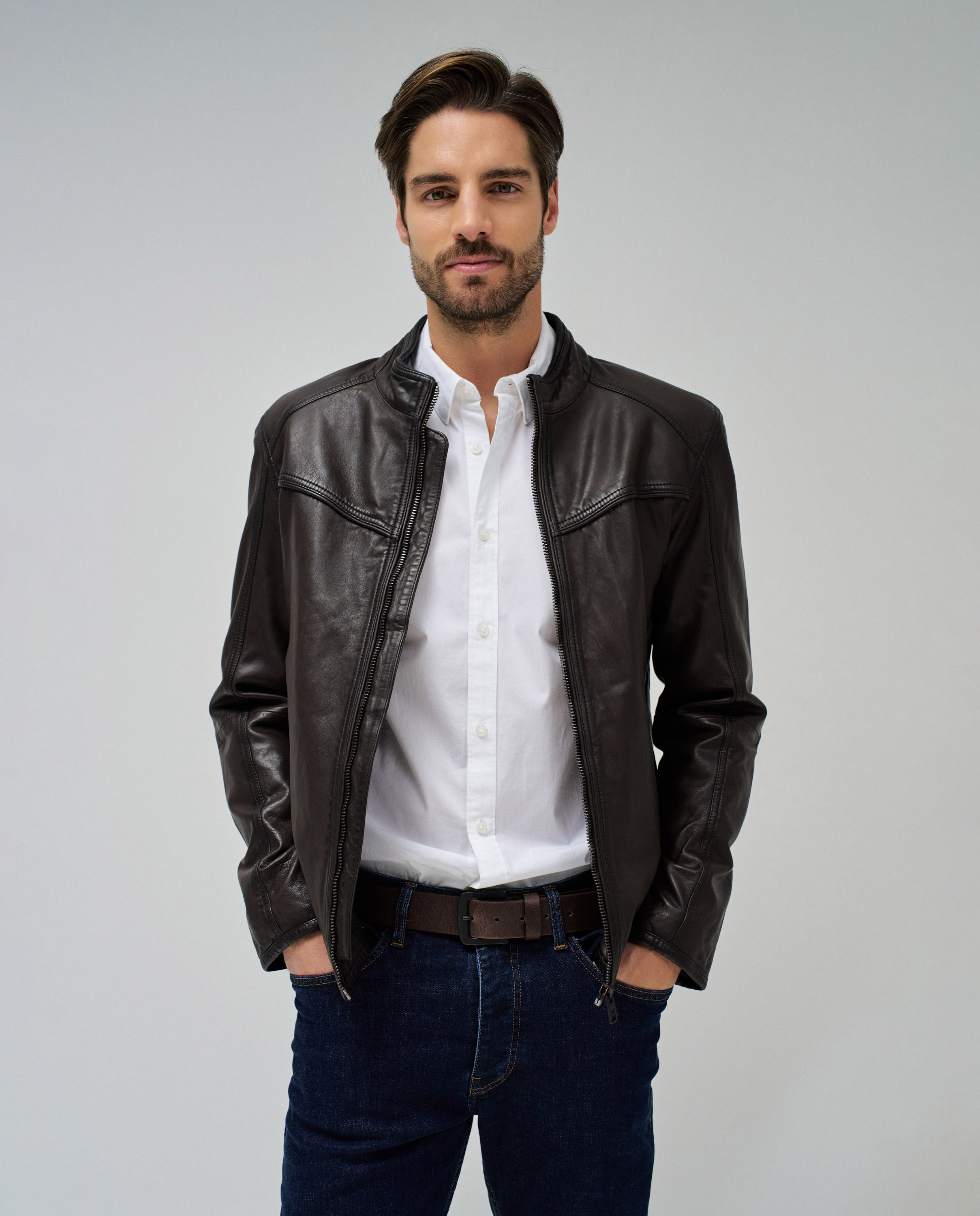 Imagem 0 de Casaco de Pele Regular com Fecho Zip