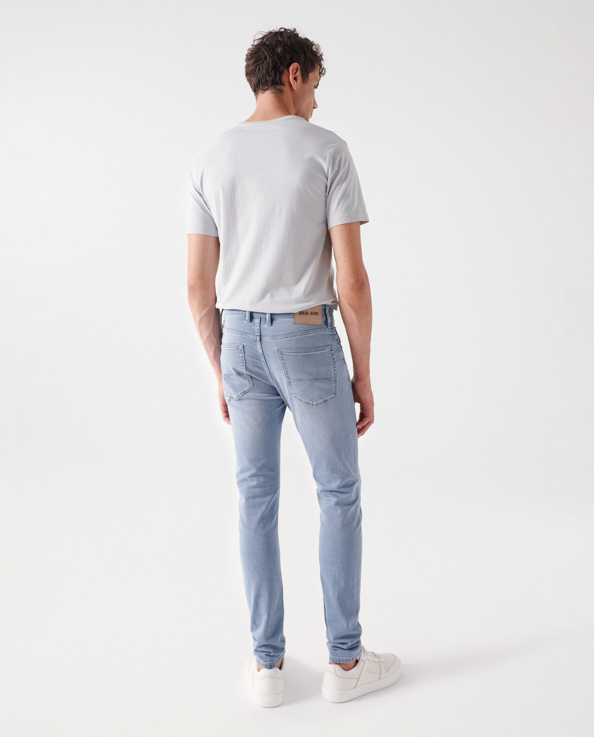Jeans Straight com Lavagem Clara Azul-claro-3