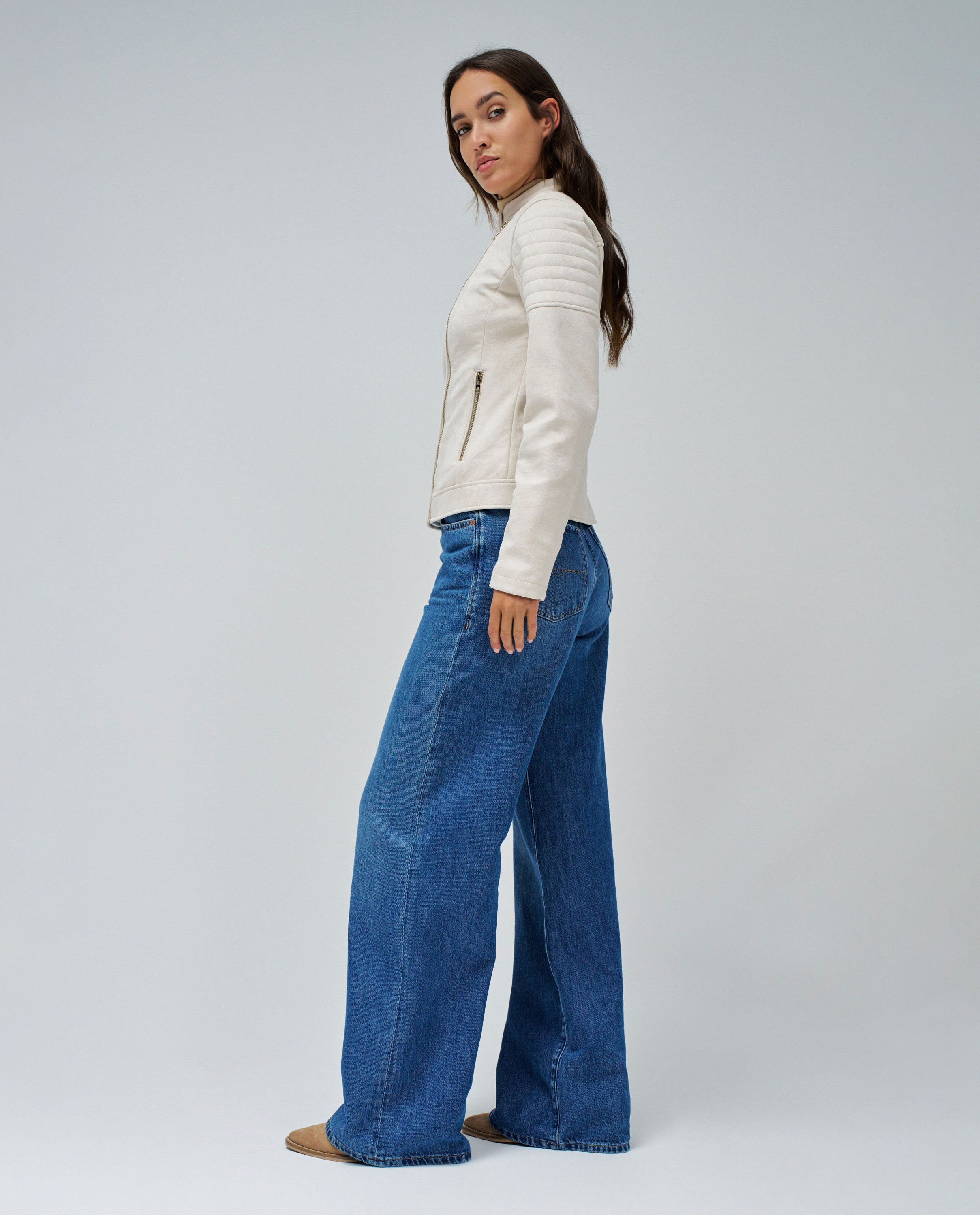 Blusão de Camurça com Fecho Zip Natural-2