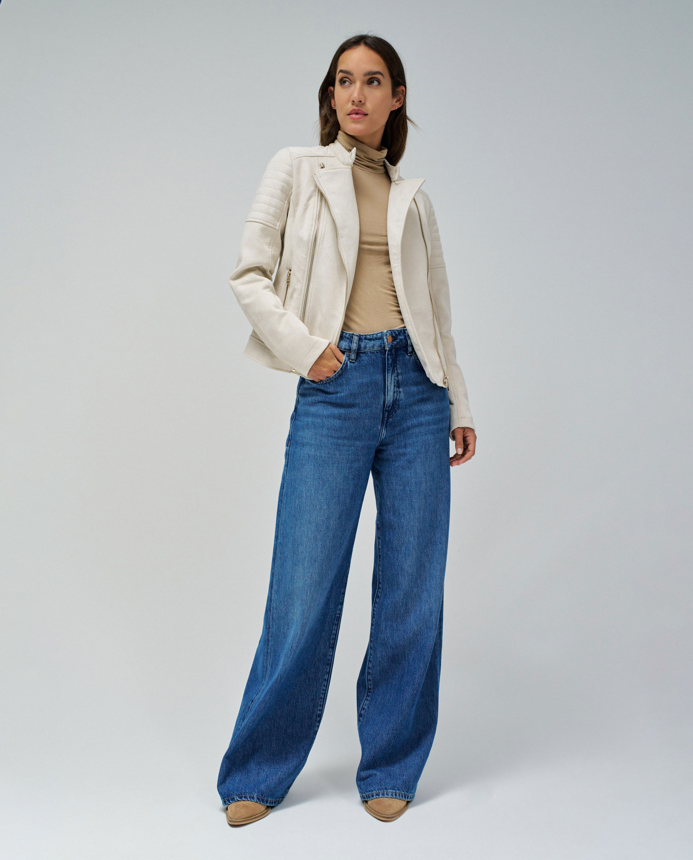 Blusão de Camurça com Fecho Zip Natural-5