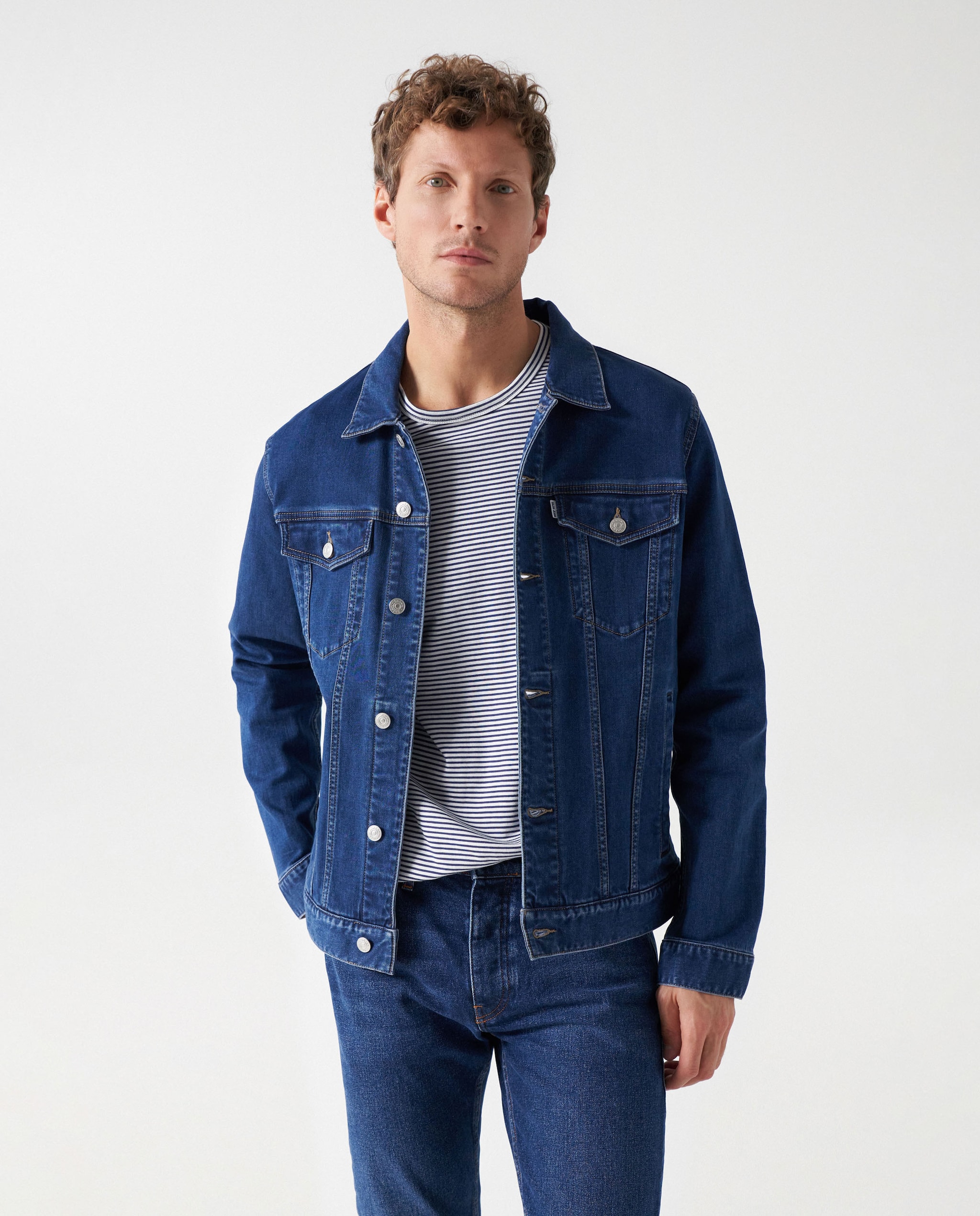 Imagem 0 de Blusão com Fecho de Botões em Denim Lavado Escuro