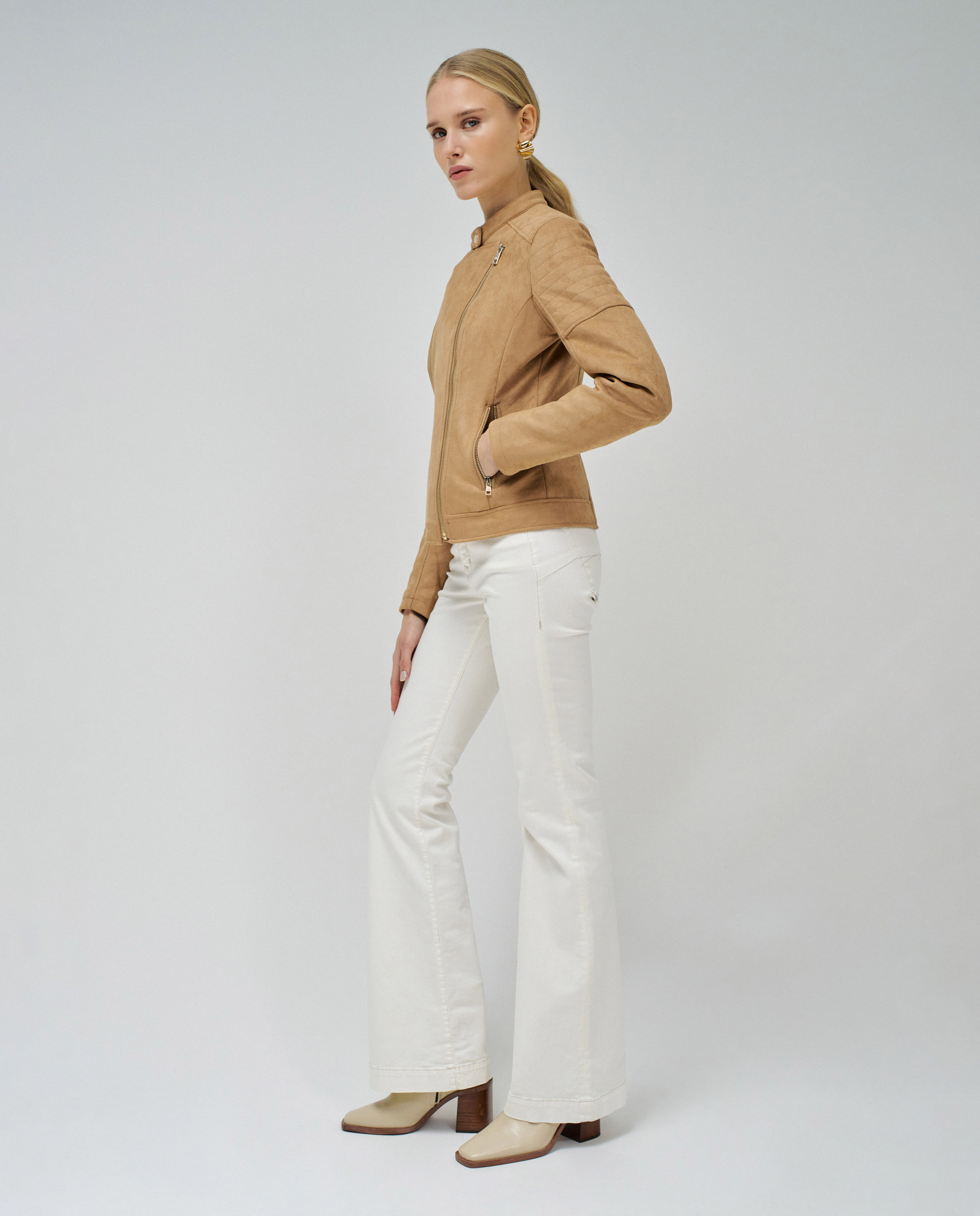 Blusão de Camurça com Fecho Zip Camel-2