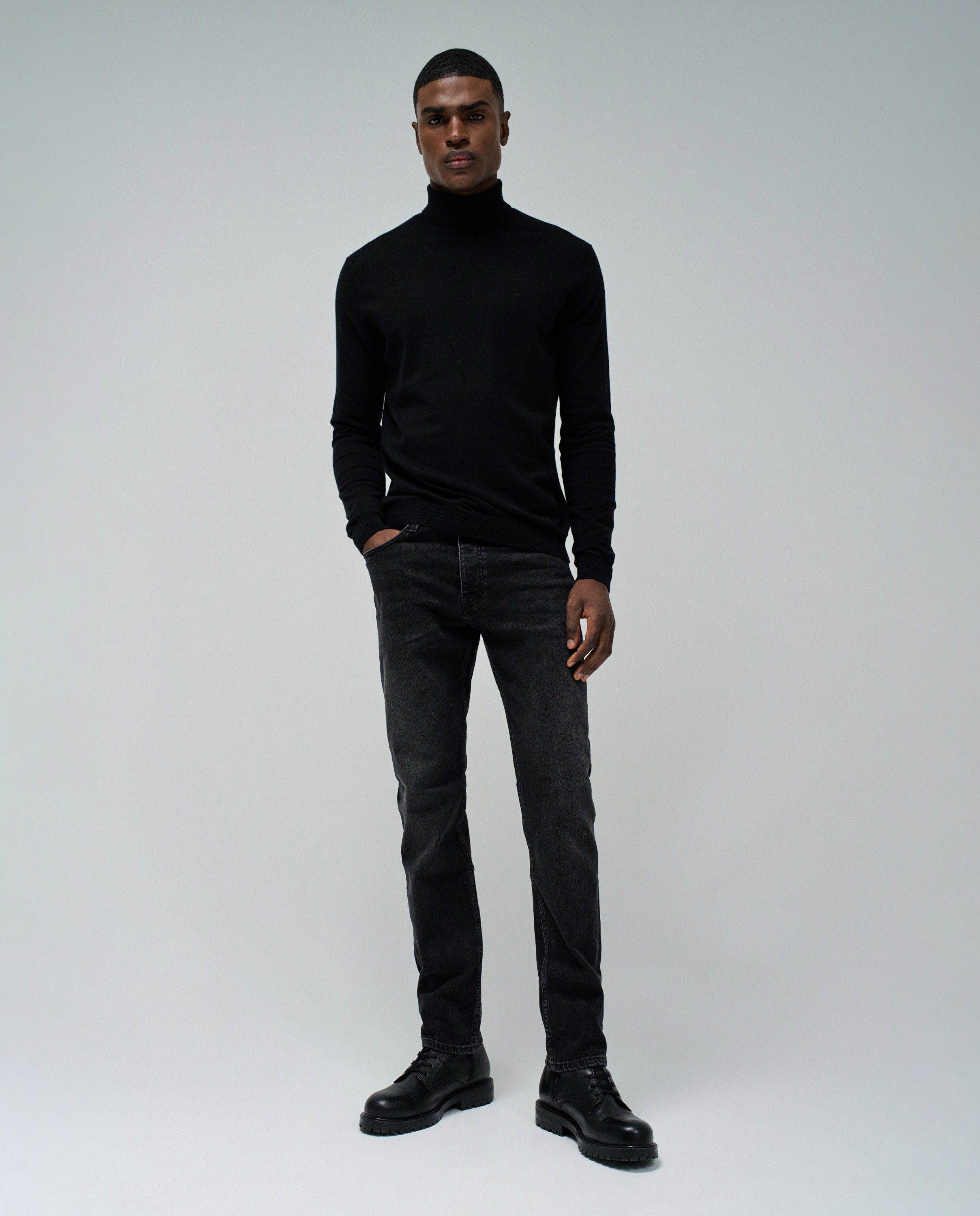 Jeans Slim Fit Preto-1
