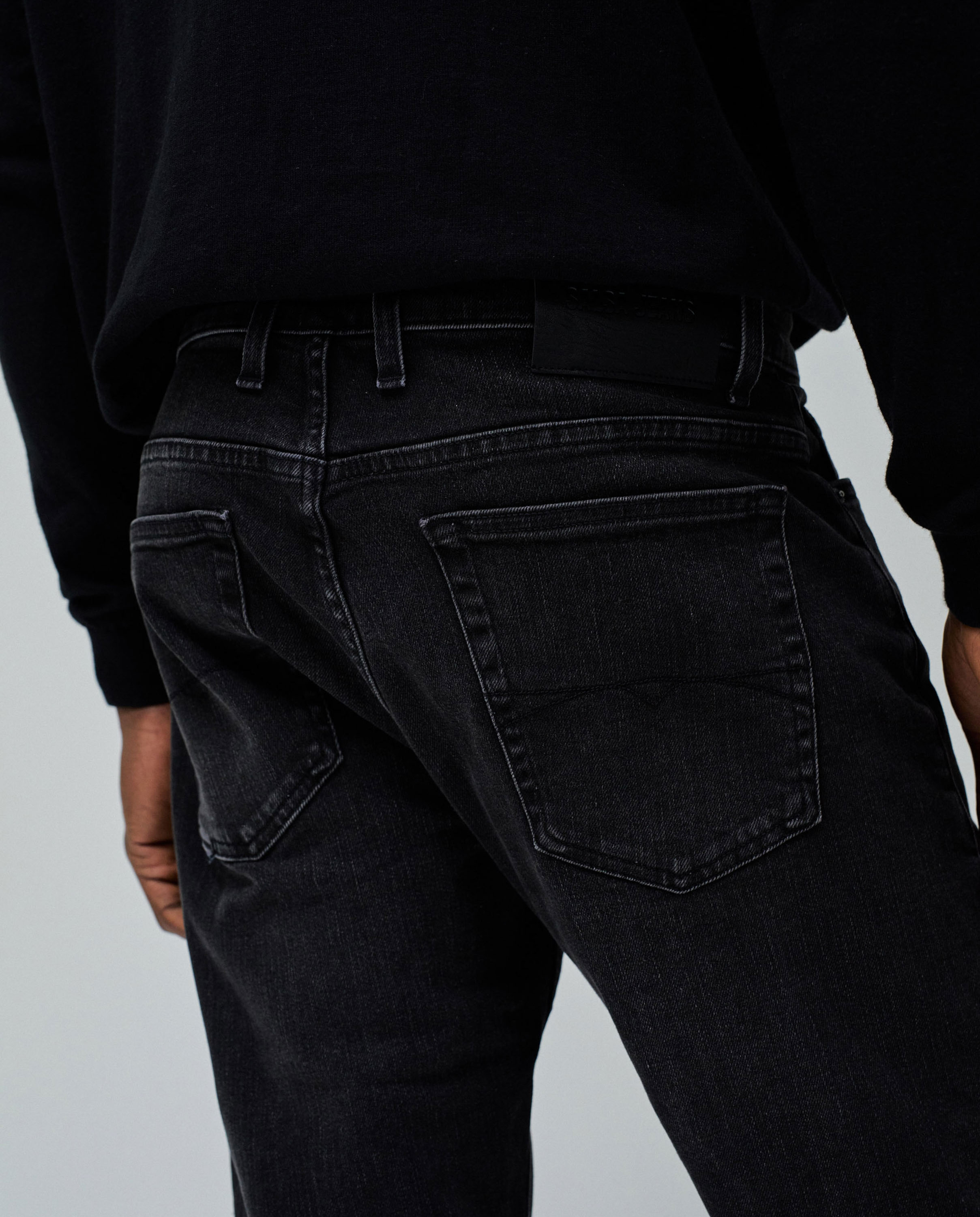 Jeans Slim Fit Preto-4