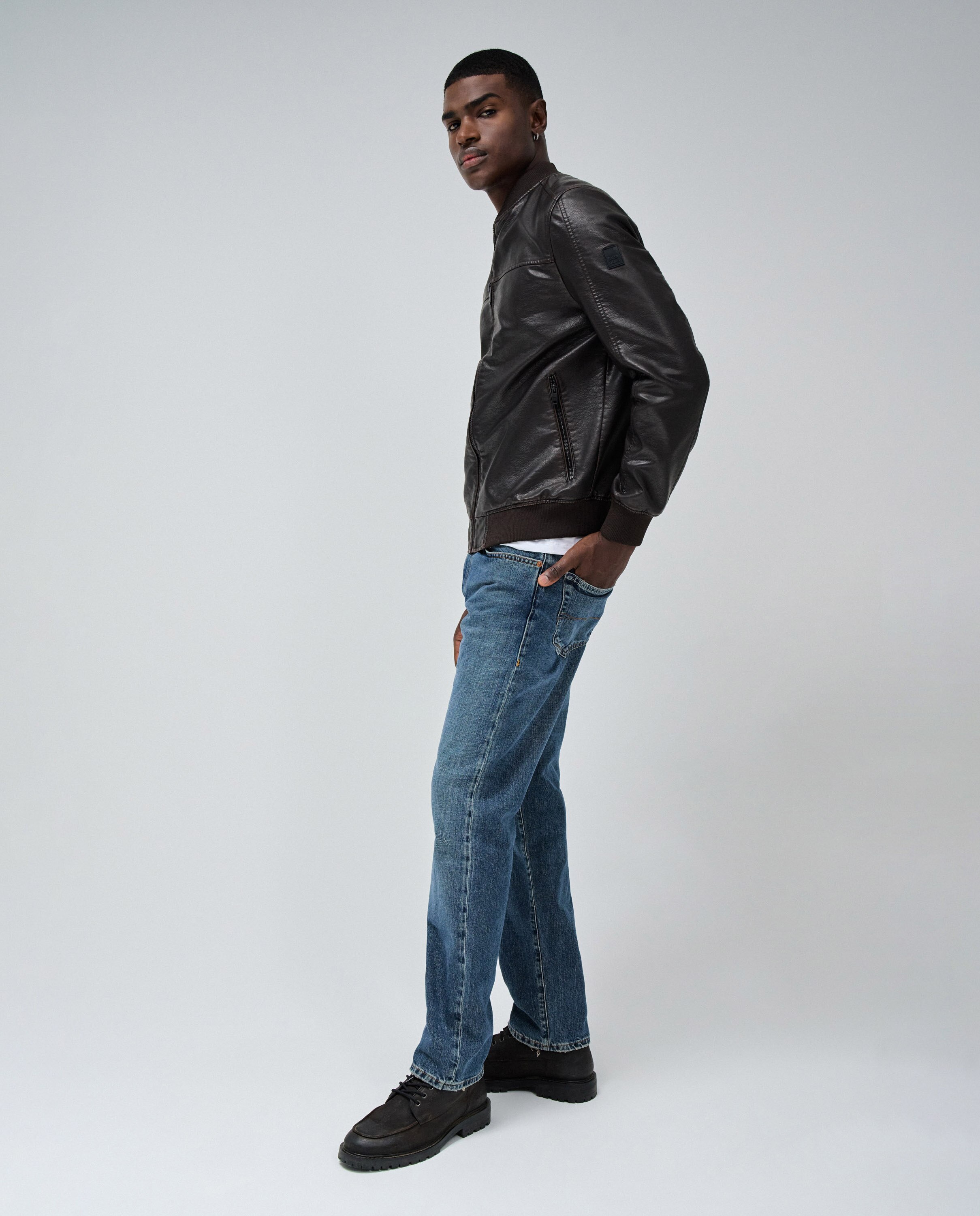 Blusão Bomber Efeito Pele Castanho-2