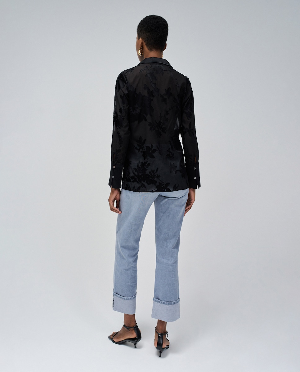 Blusa com Textura Devore e Manga Comprida Preto-3