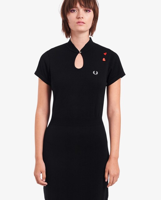 Imagem 0 de Vestido justo com decote estilo bomber e corações no ombro