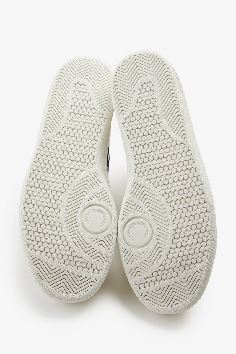 Sapatilha em pele Fred Perry Bege-4