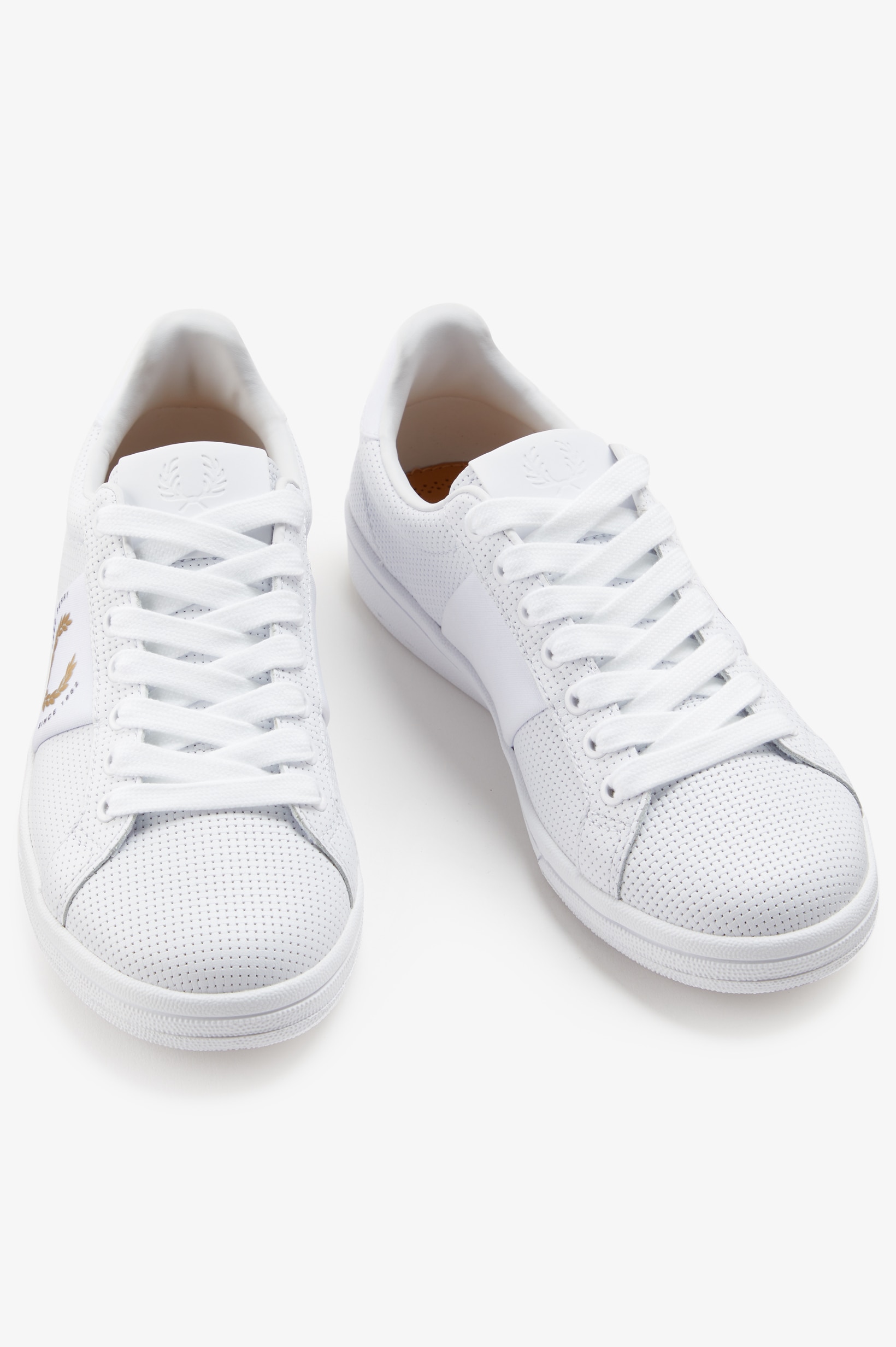 Sapatilha em pele perfurada Fred Perry Branco-3