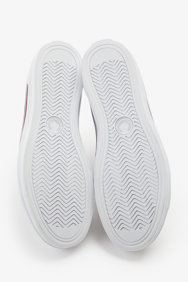 Sapatilha 'Baseline' em pele perfurada Fred Perry Branco-4