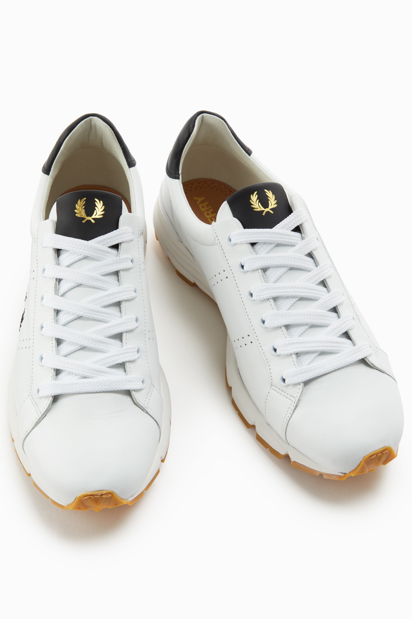 Sapatilha unisexo, em pele Fred Perry Branco-2