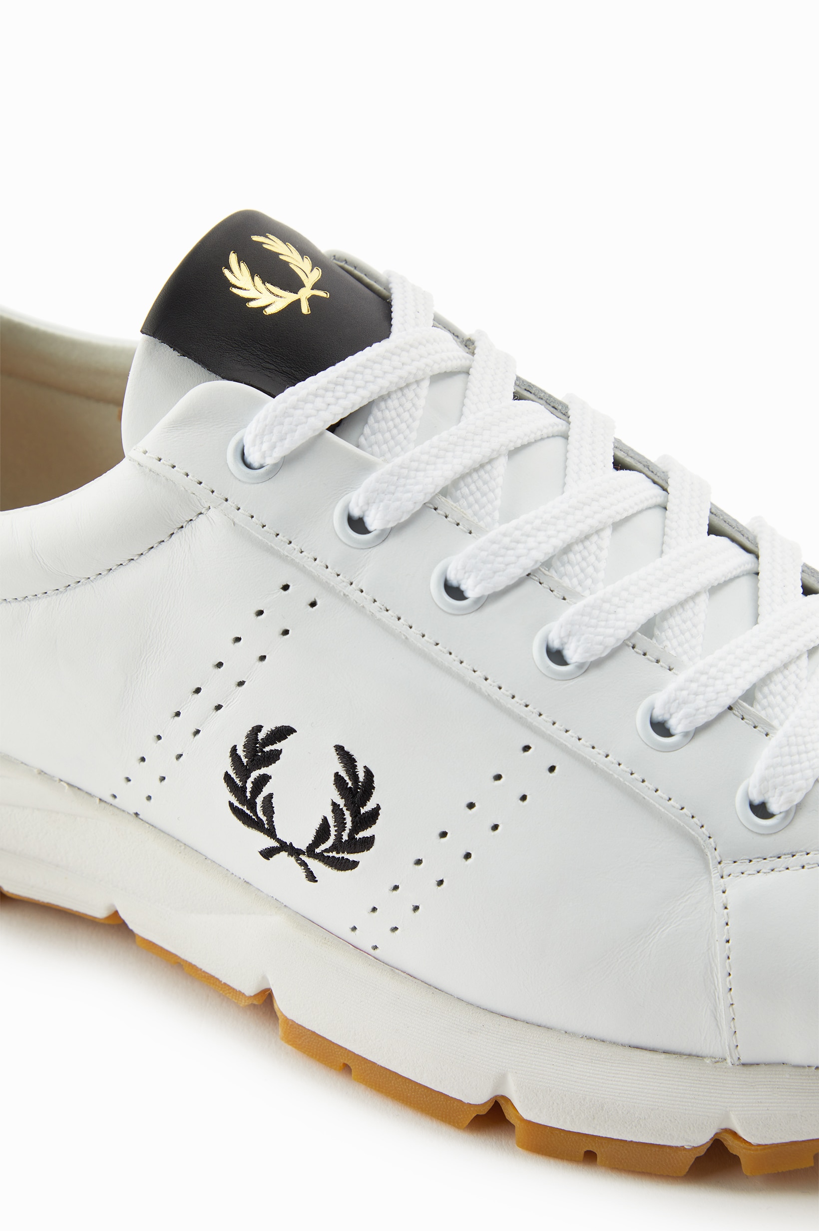 Sapatilha unisexo, em pele Fred Perry Branco-5