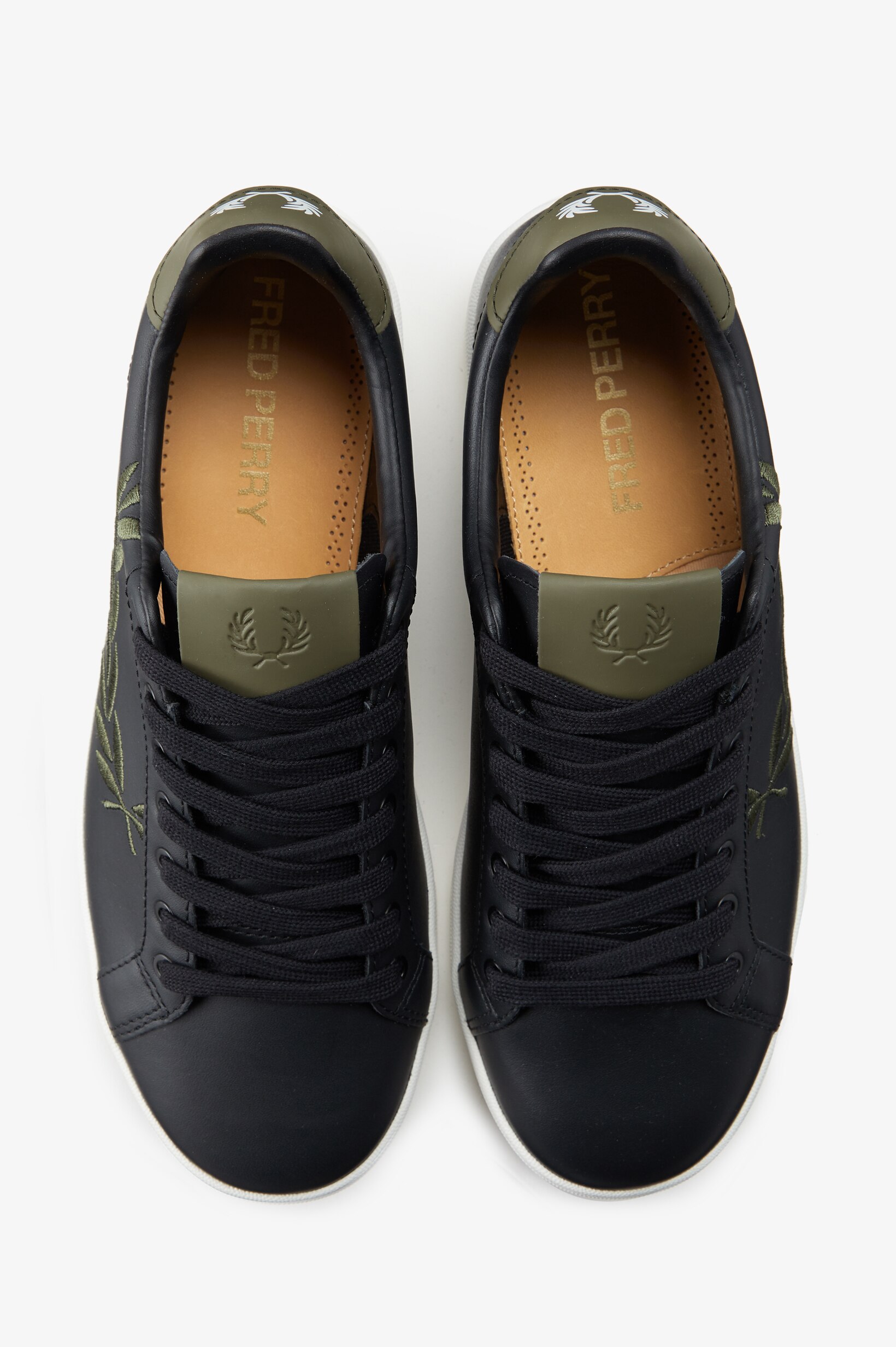 Sapatilha unisexo 'B721' em pele Fred Perry Preto-2