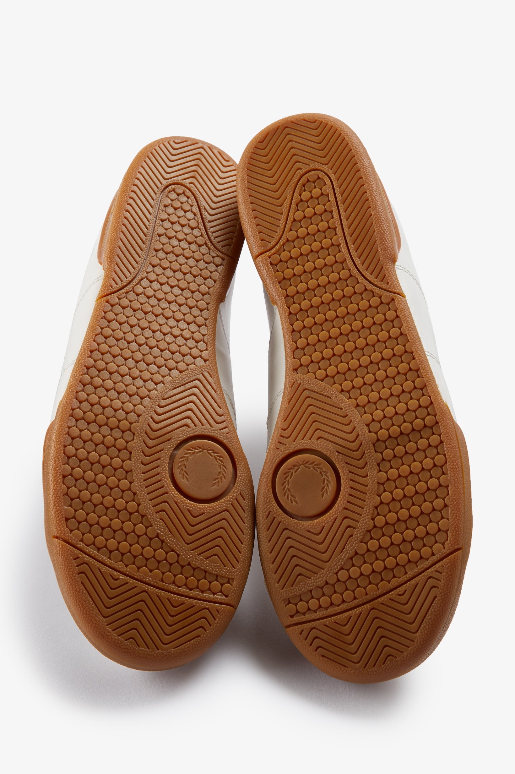 Sapatilhas 'B722' em pele Fred Perry Bege-4