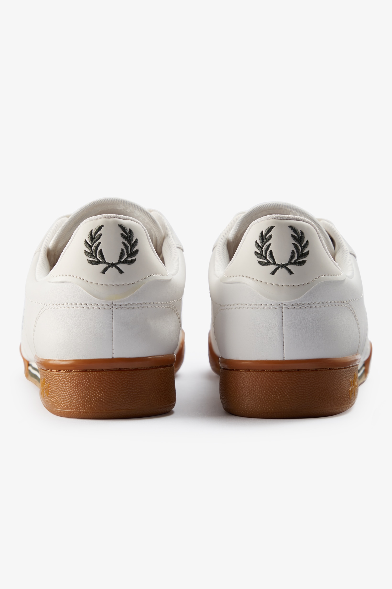 Sapatilhas 'B722' em pele Fred Perry Bege-5