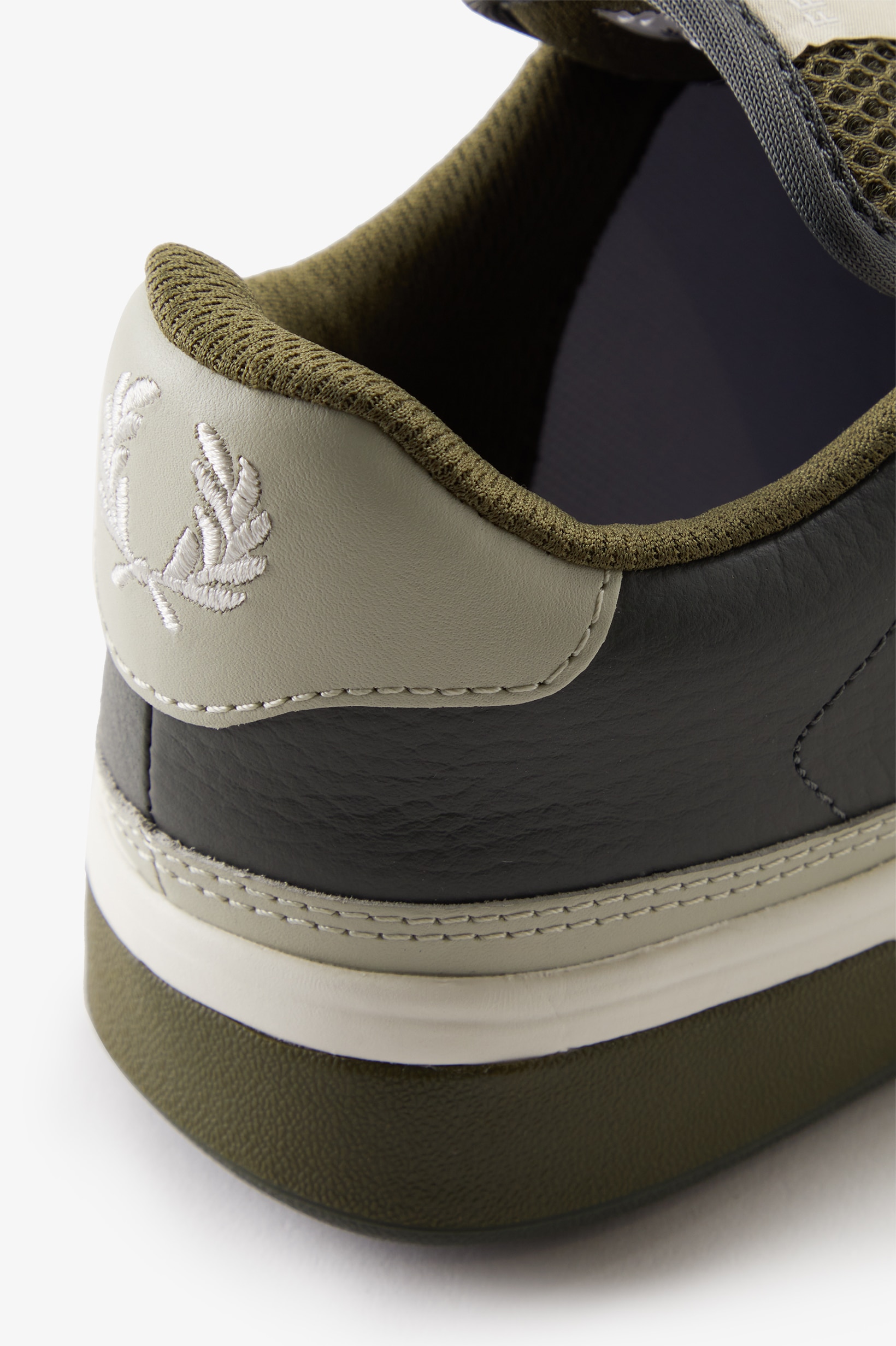 Sapatilhas Unisexo 'B300' em pele texturizada Fred Perry Verde-5