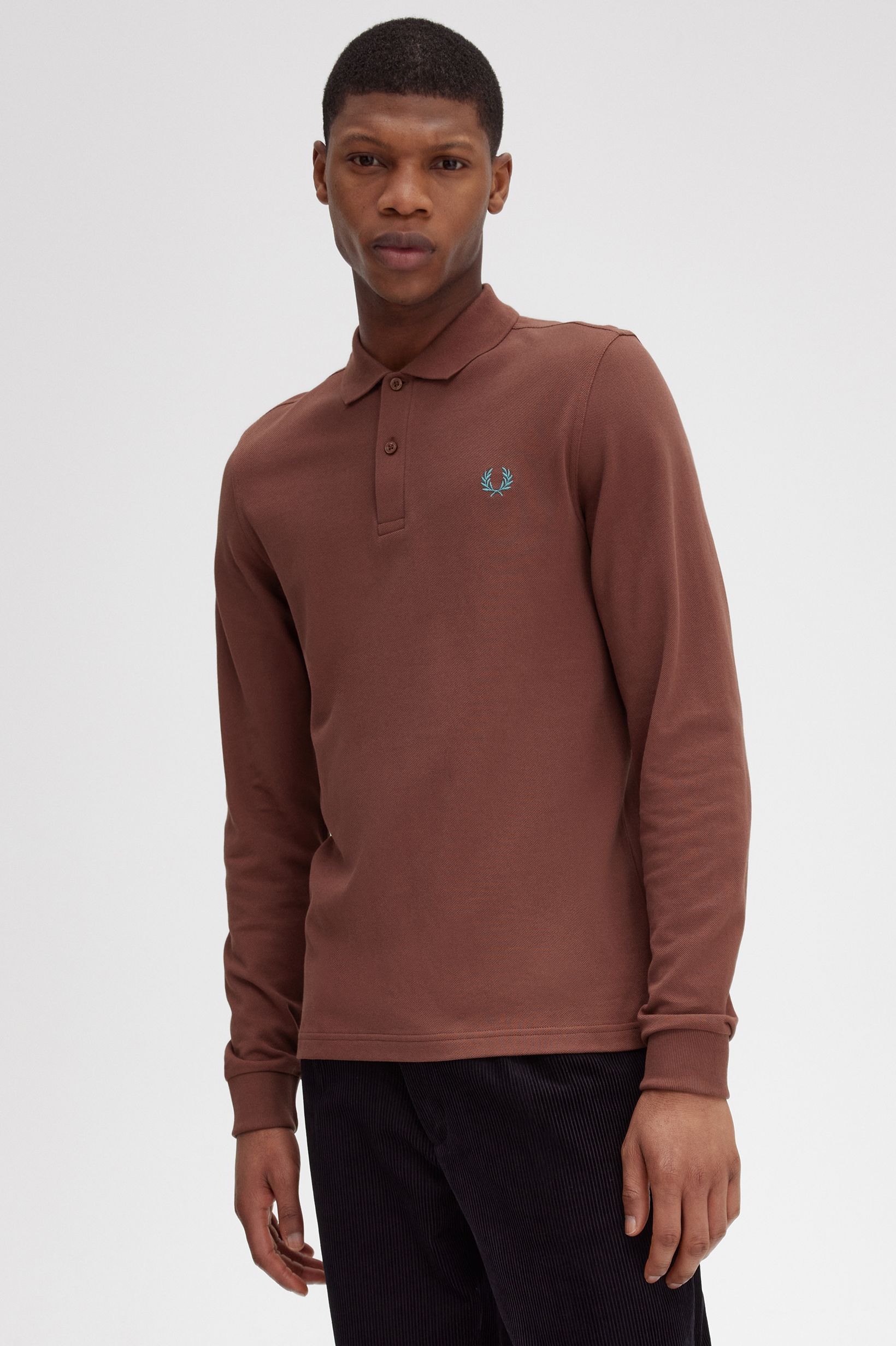 Polo de manga comprida. Uma interpretação do original 'Fred Perry Shirt' Castanho-2