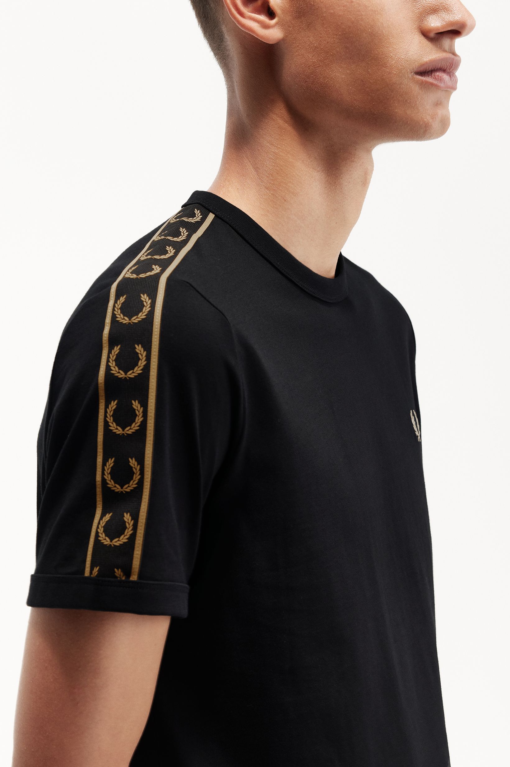 T-Shirt 'Contrast Tape Ringer' Preto-2