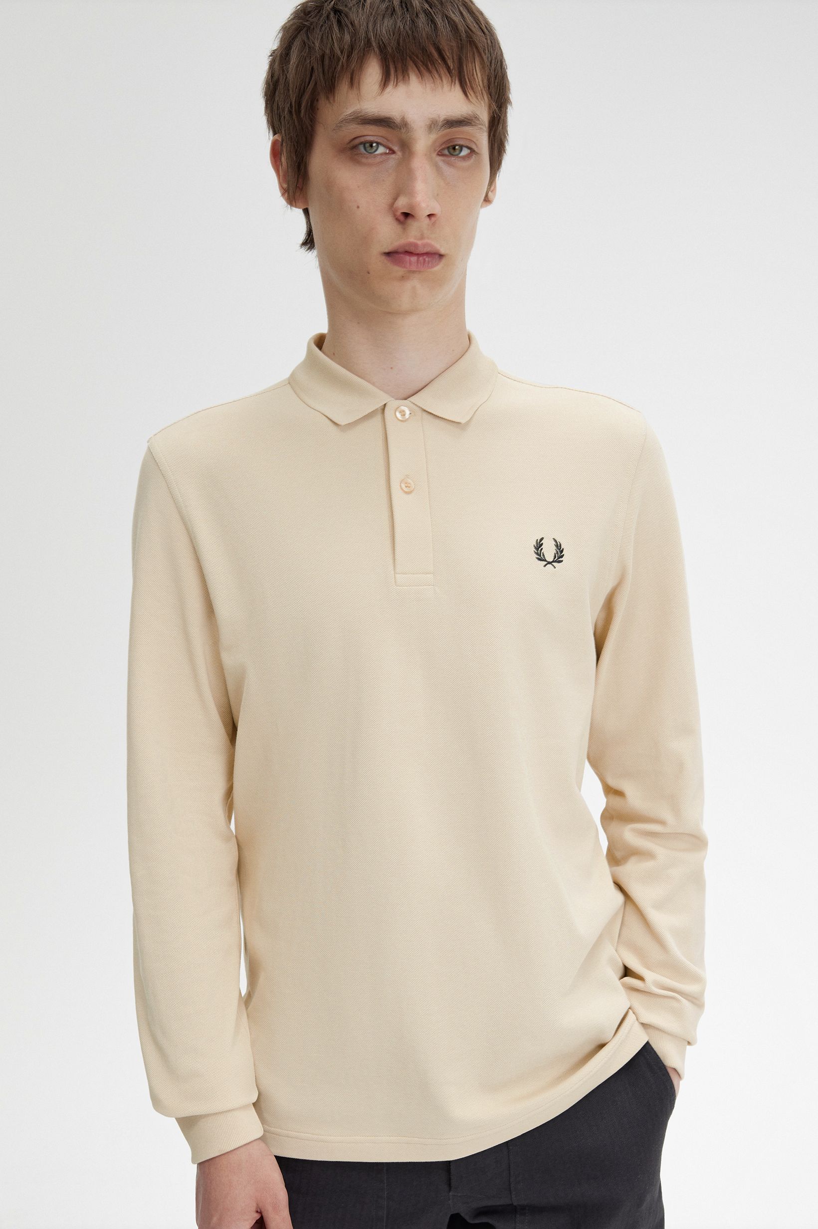 Polo de manga comprida. Uma interpretação do original 'Fred Perry Shirt' Creme-1