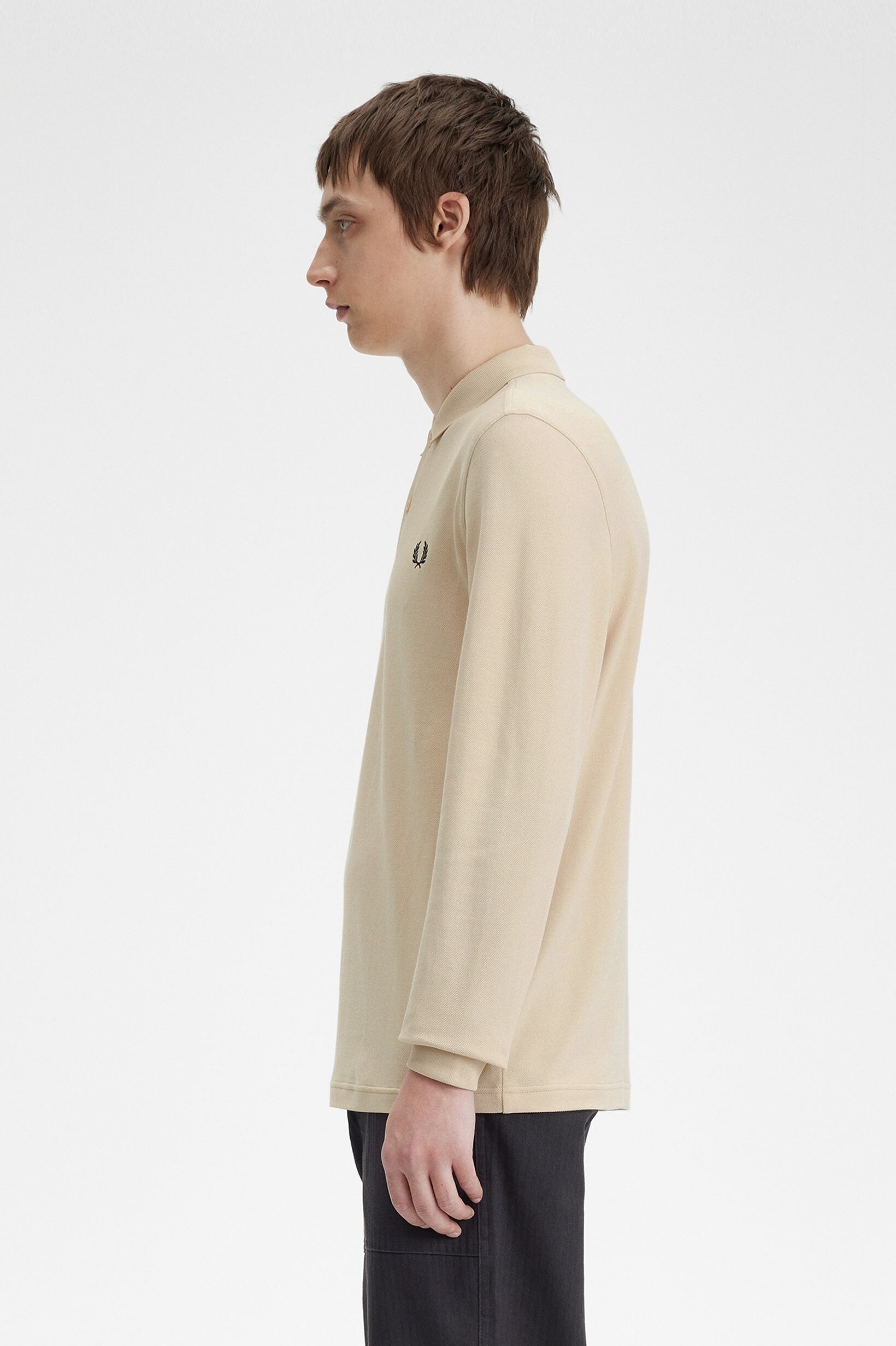 Polo de manga comprida. Uma interpretação do original 'Fred Perry Shirt' Creme-2