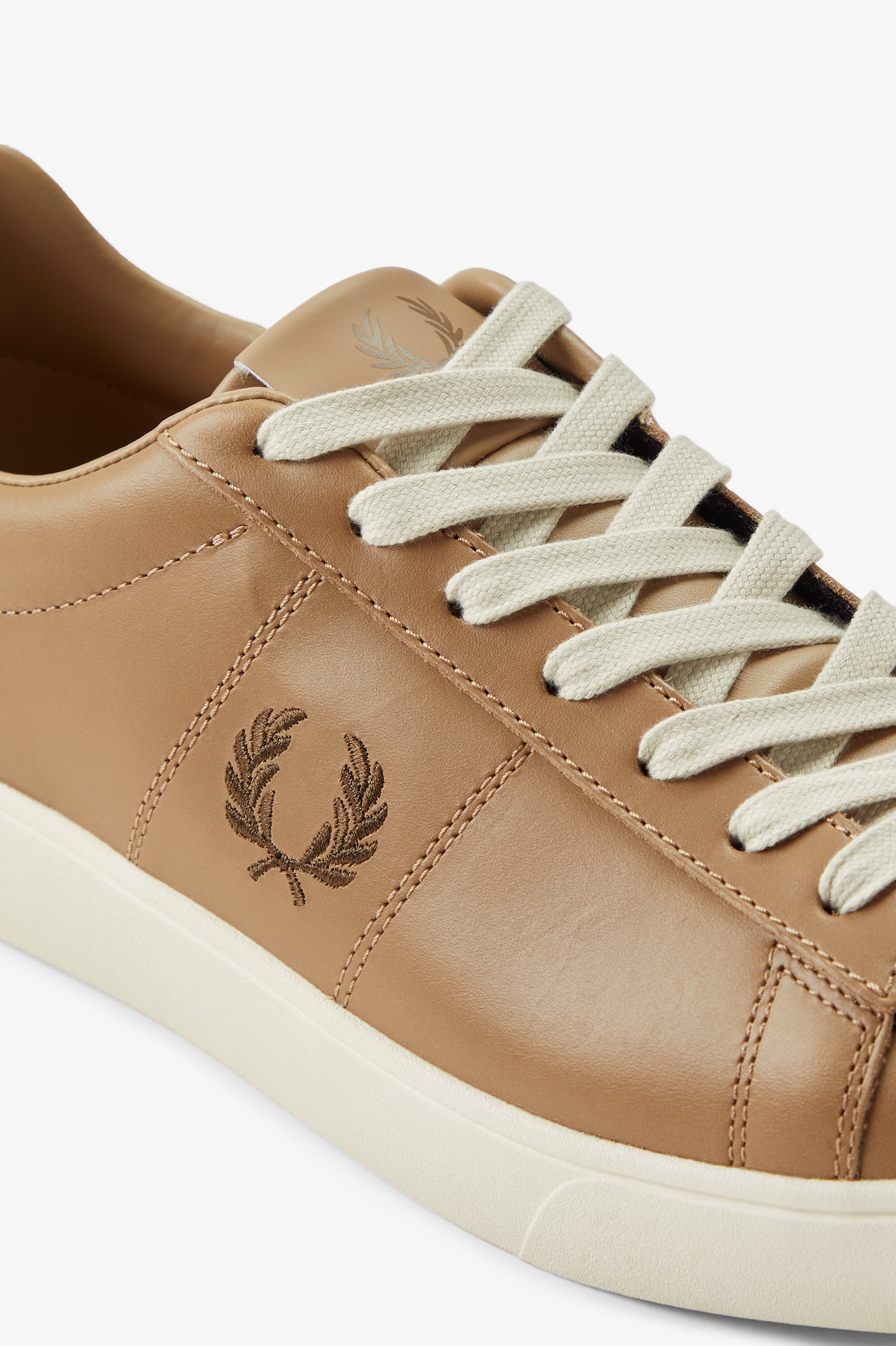 Sapatilha unisexo 'Spencer' em pele Fred Perry Castanho-claro-6