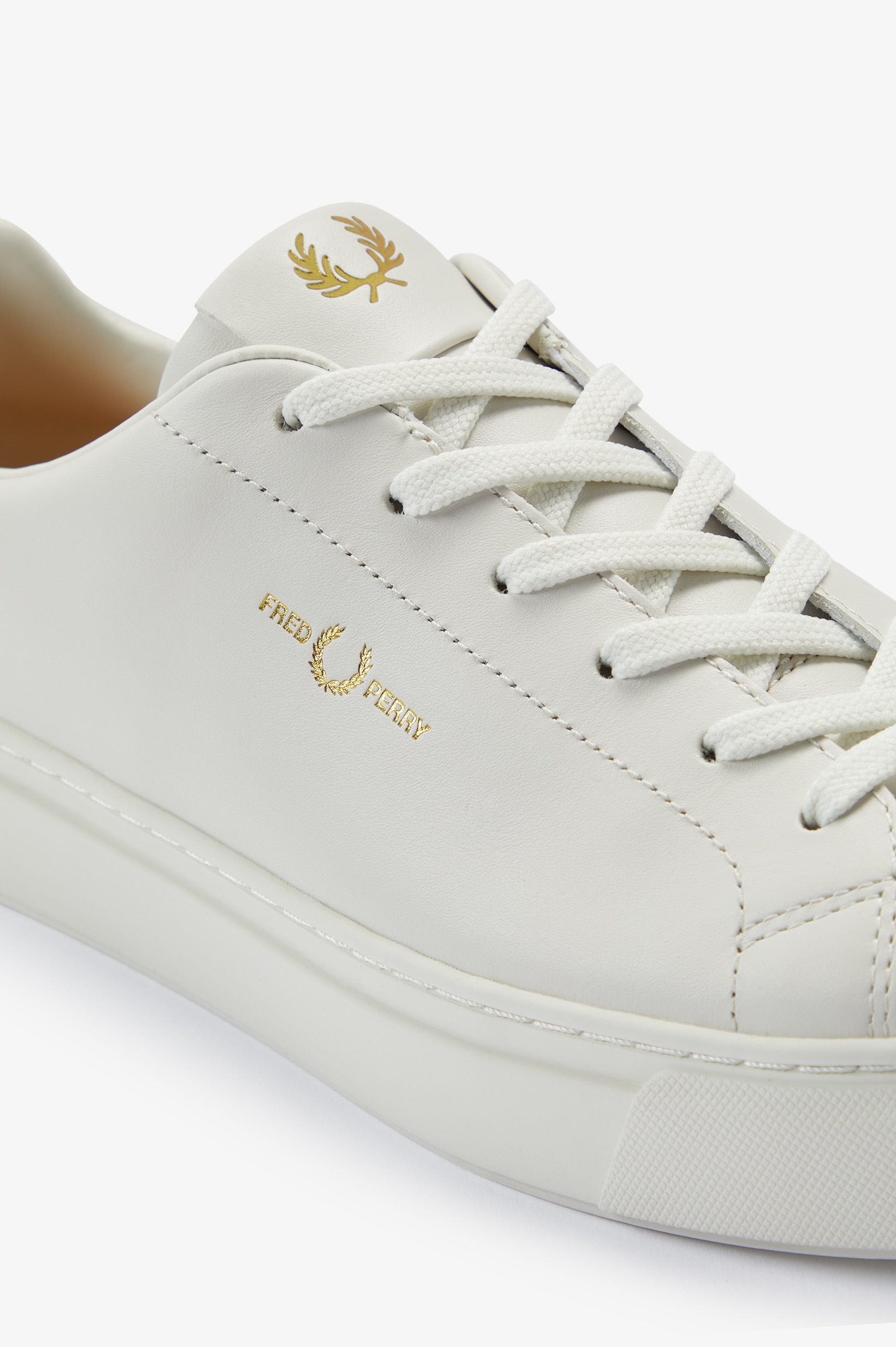 Sapatilhas unisexo 'B71' em pele Fred Perry Creme-6