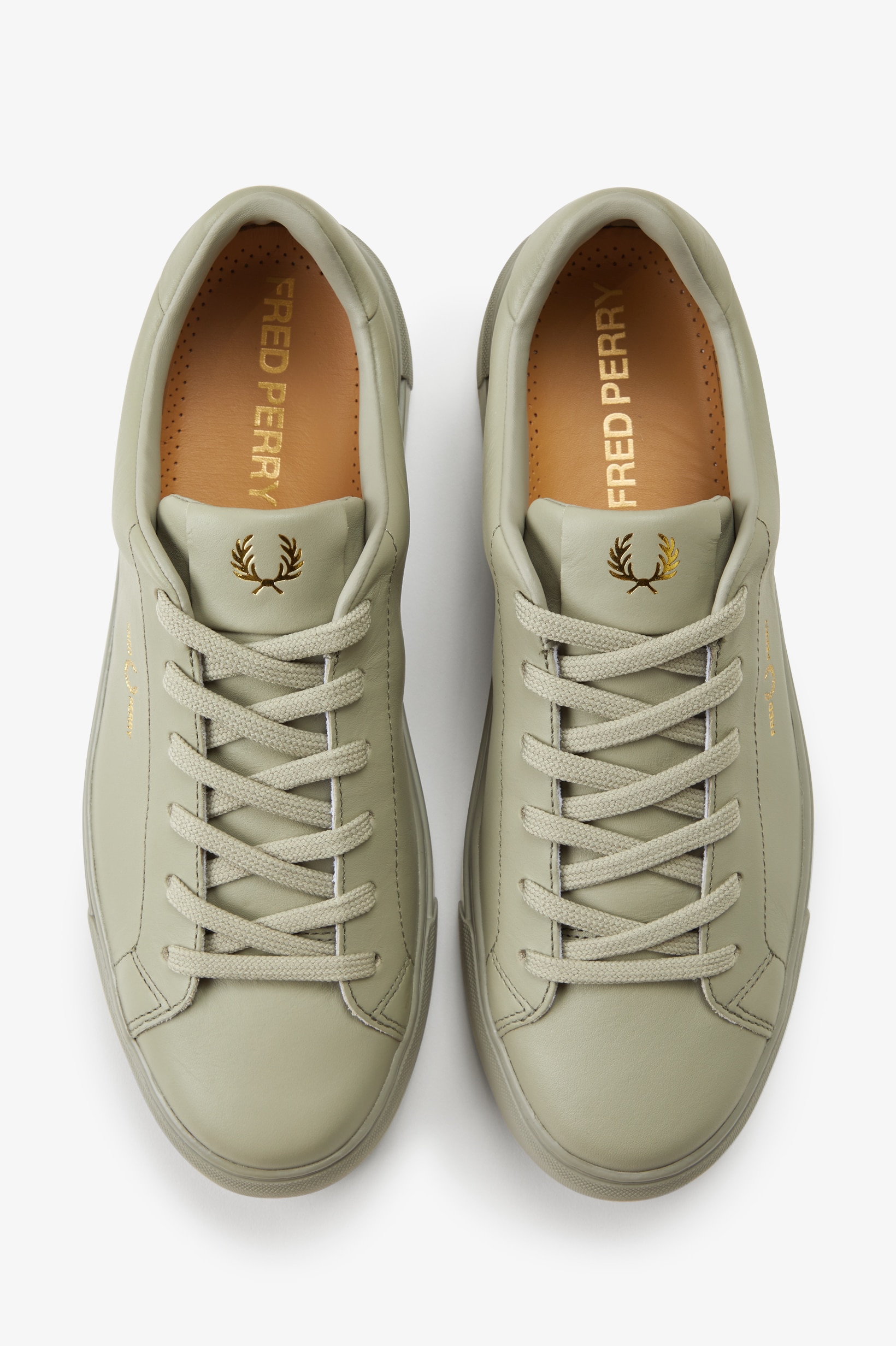 Sapatilhas unisexo 'B71' em pele Fred Perry Verde-claro-2