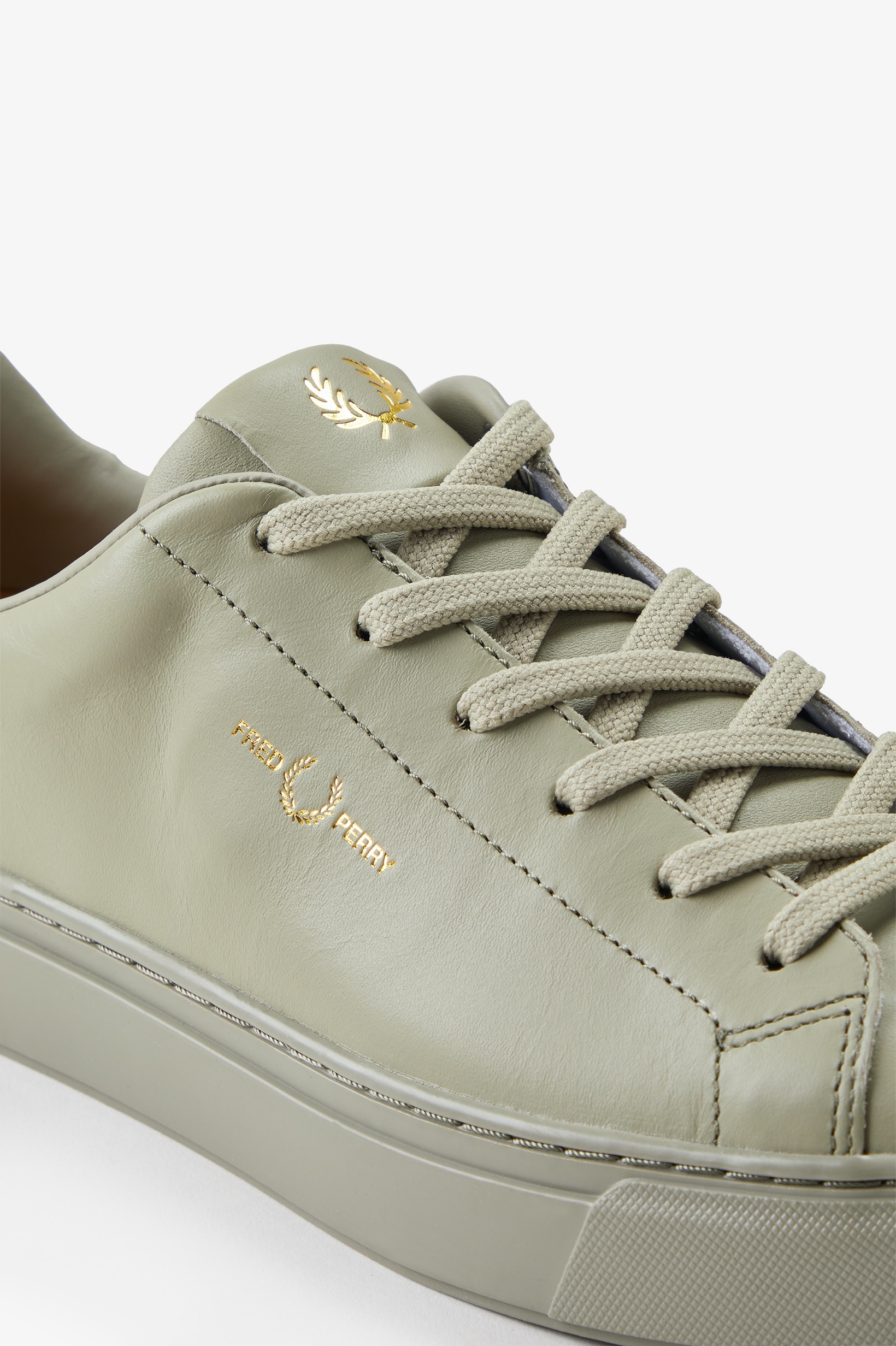 Sapatilhas unisexo 'B71' em pele Fred Perry Verde-claro-6