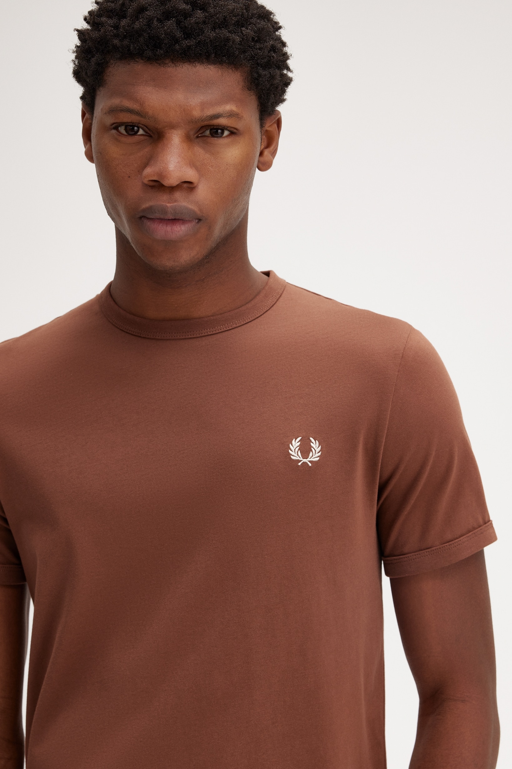 T-Shirt 'Ringer' Castanho-3